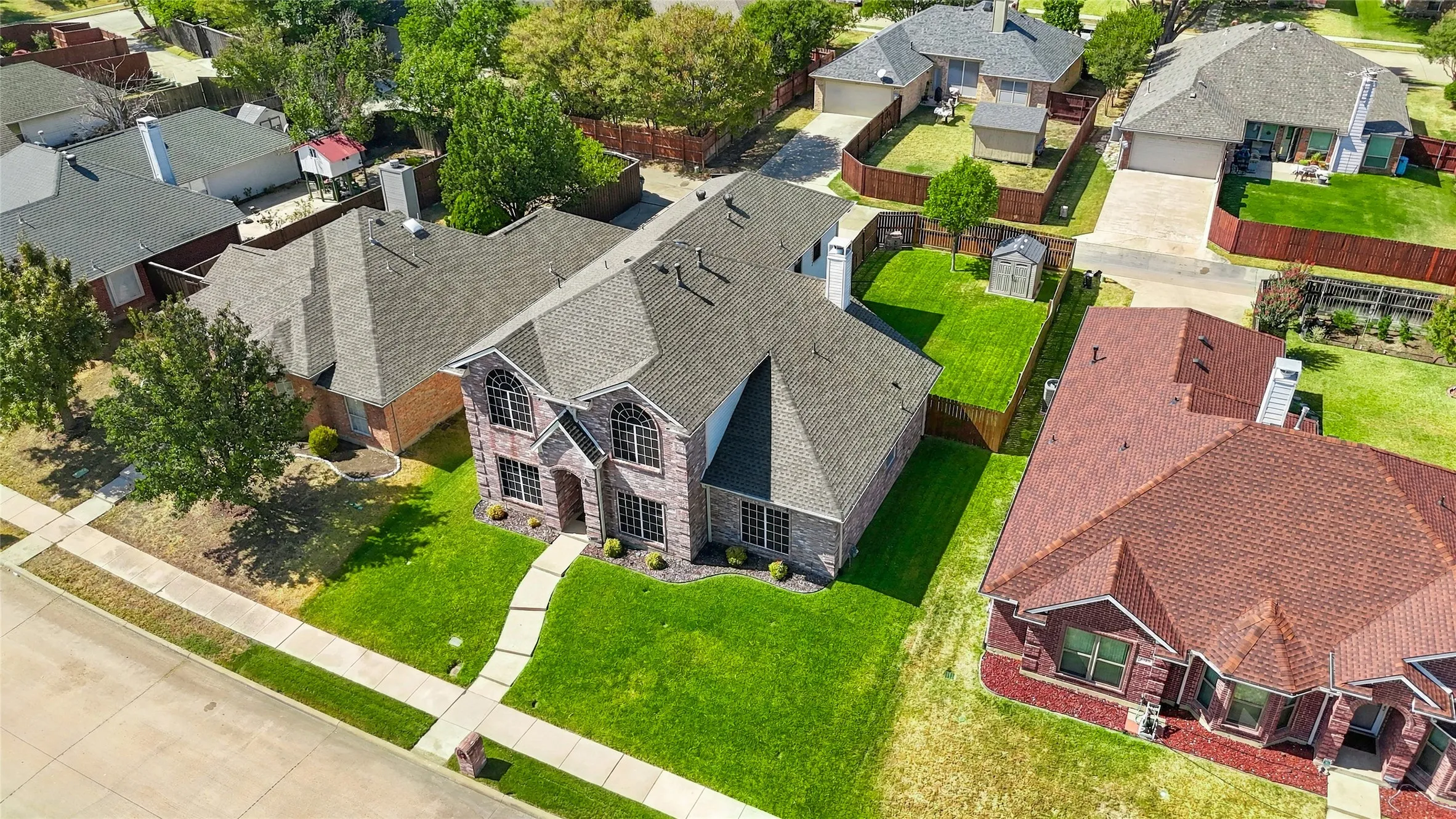 Single Family Residence For Sale in Denton County , 1021 Dartmouth Drive, Lewisville, Texas 75067, 5 Bedroom, 3 Bathroom, 2 Garage spaces, 3,358 Sqft, built in 1998, mls#21391078, Real Estate Agent in Lewisville, Homes For Sale in Denton county, Homes For Sale in Lewisville, Realtor in Lewisville Texas, Real Estate Brokerage Independent Realty Texas, Luminita Cordes Realtor
