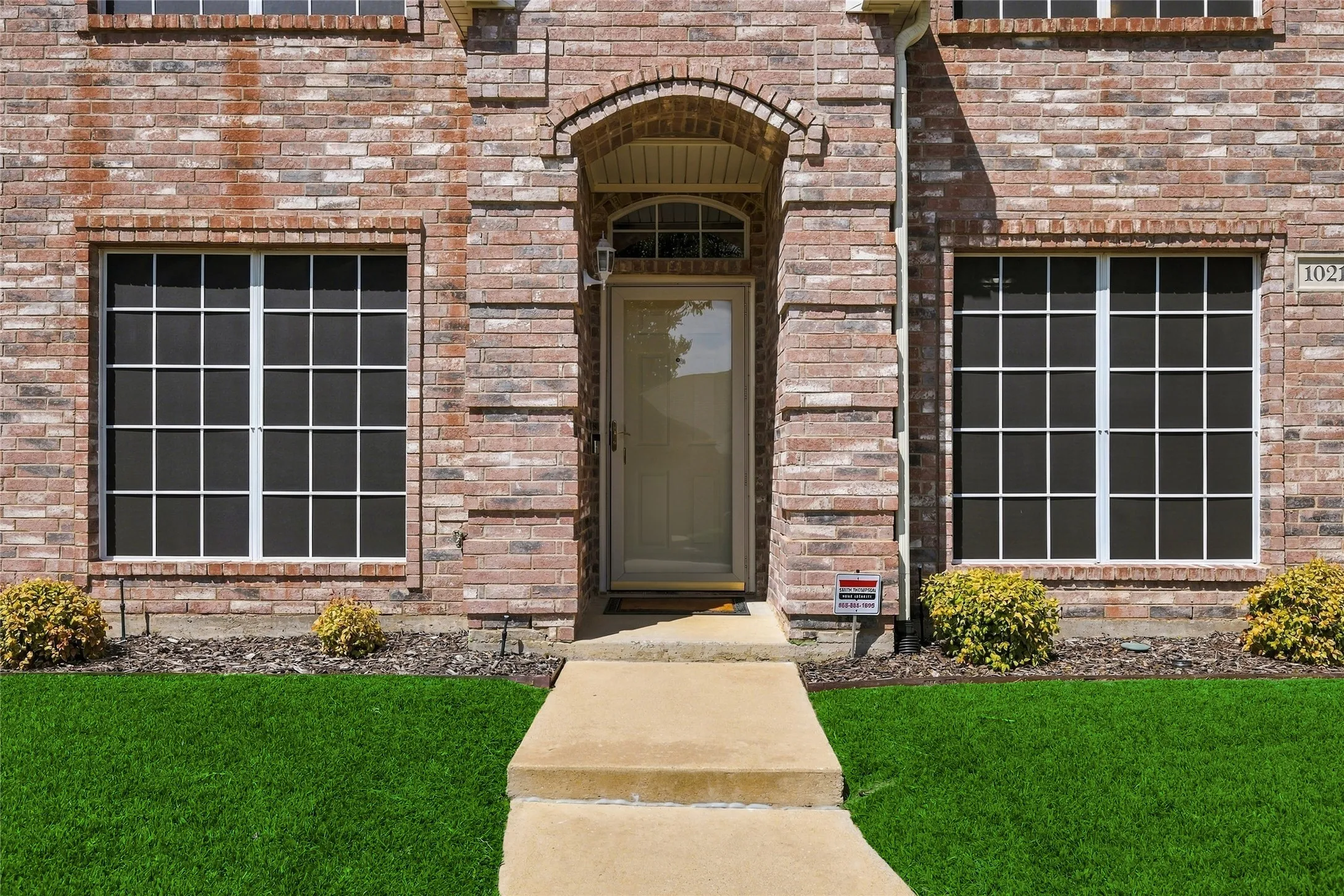 Single Family Residence For Sale in Denton County , 1021 Dartmouth Drive, Lewisville, Texas 75067, 5 Bedroom, 3 Bathroom, 2 Garage spaces, 3,358 Sqft, built in 1998, mls#21391078, Real Estate Agent in Lewisville, Homes For Sale in Denton county, Homes For Sale in Lewisville, Realtor in Lewisville Texas, Real Estate Brokerage Independent Realty Texas, Luminita Cordes Realtor