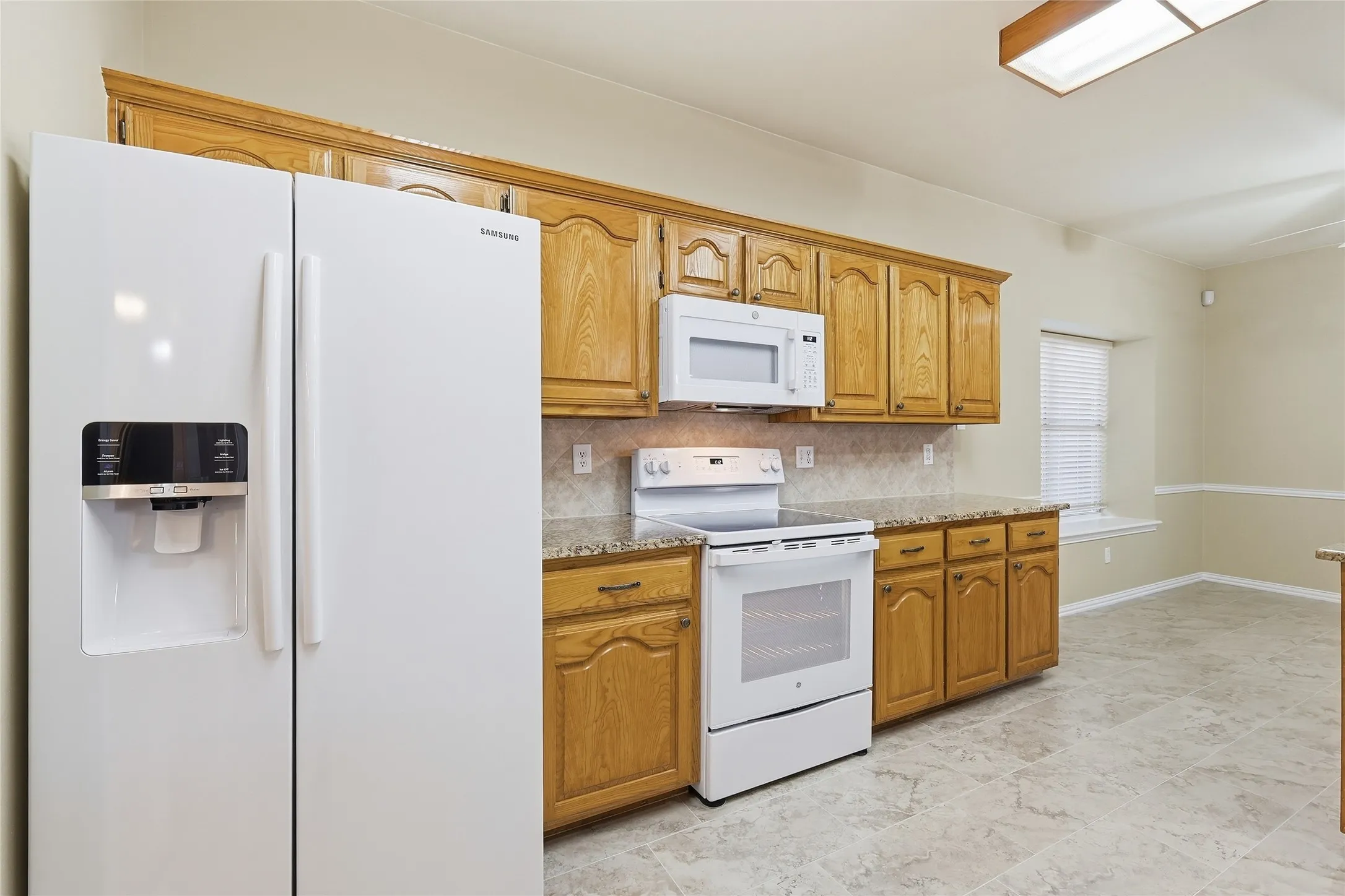 Single Family Residence For Sale in Denton County , 1021 Dartmouth Drive, Lewisville, Texas 75067, 5 Bedroom, 3 Bathroom, 2 Garage spaces, 3,358 Sqft, built in 1998, mls#21391078, Real Estate Agent in Lewisville, Homes For Sale in Denton county, Homes For Sale in Lewisville, Realtor in Lewisville Texas, Real Estate Brokerage Independent Realty Texas, Luminita Cordes Realtor