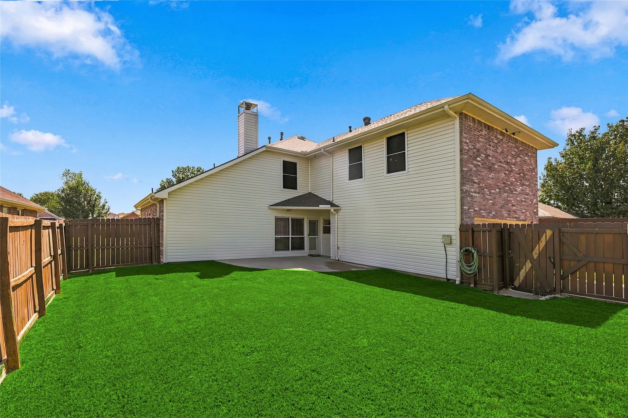 Single Family Residence For Sale in Denton County , 1021 Dartmouth Drive, Lewisville, Texas 75067, 5 Bedroom, 3 Bathroom, 2 Garage spaces, 3,358 Sqft, built in 1998, mls#21391078, Real Estate Agent in Lewisville, Homes For Sale in Denton county, Homes For Sale in Lewisville, Realtor in Lewisville Texas, Real Estate Brokerage Independent Realty Texas, Luminita Cordes Realtor