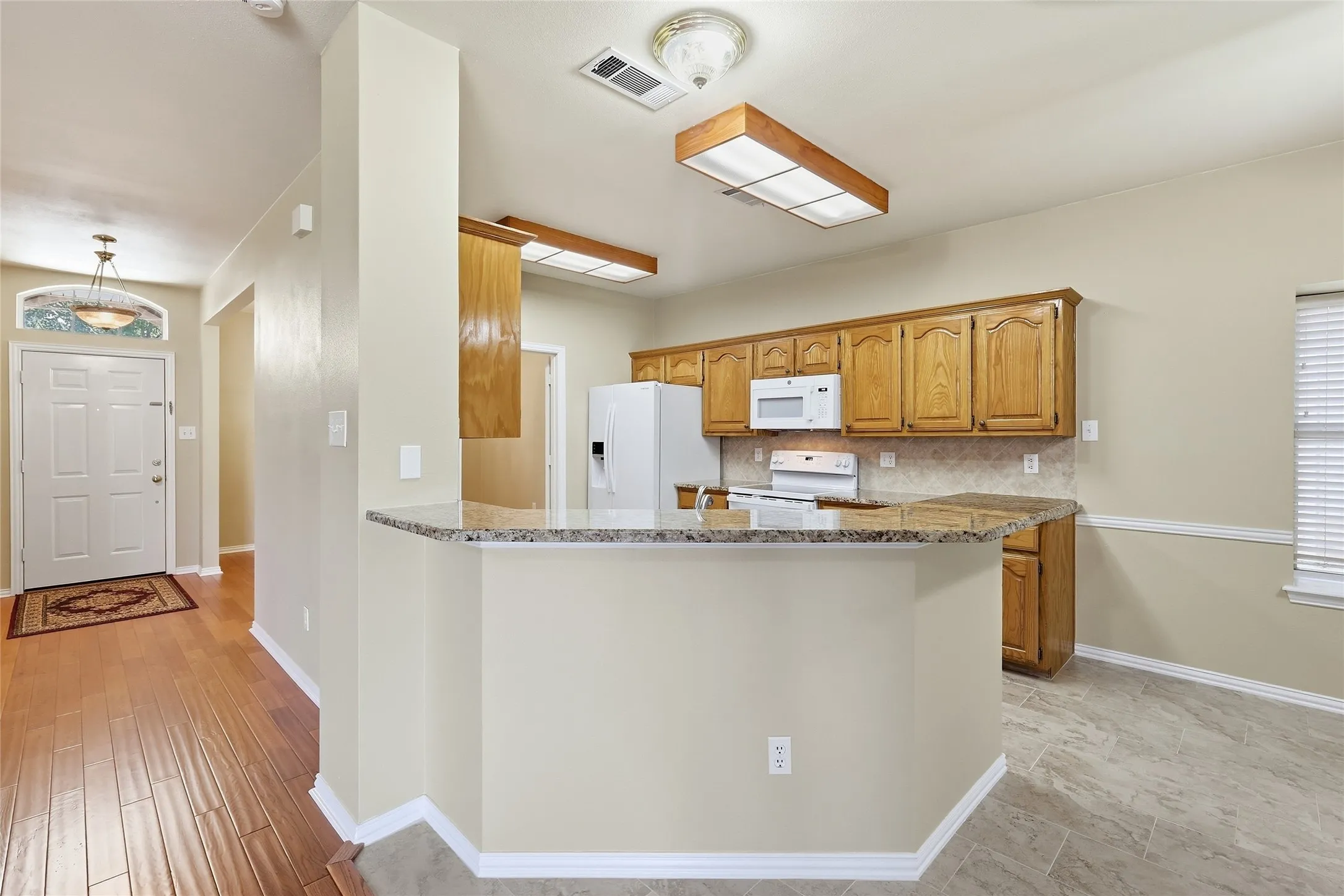 Single Family Residence For Sale in Denton County , 1021 Dartmouth Drive, Lewisville, Texas 75067, 5 Bedroom, 3 Bathroom, 2 Garage spaces, 3,358 Sqft, built in 1998, mls#21391078, Real Estate Agent in Lewisville, Homes For Sale in Denton county, Homes For Sale in Lewisville, Realtor in Lewisville Texas, Real Estate Brokerage Independent Realty Texas, Luminita Cordes Realtor