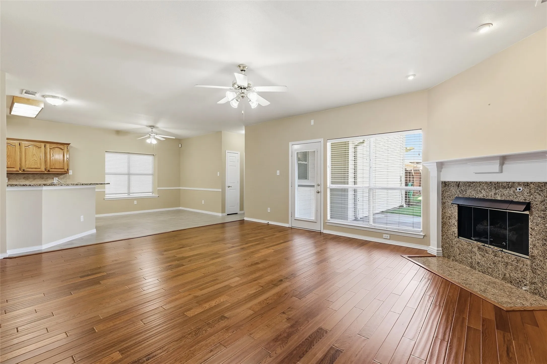 Single Family Residence For Sale in Denton County , 1021 Dartmouth Drive, Lewisville, Texas 75067, 5 Bedroom, 3 Bathroom, 2 Garage spaces, 3,358 Sqft, built in 1998, mls#21391078, Real Estate Agent in Lewisville, Homes For Sale in Denton county, Homes For Sale in Lewisville, Realtor in Lewisville Texas, Real Estate Brokerage Independent Realty Texas, Luminita Cordes Realtor