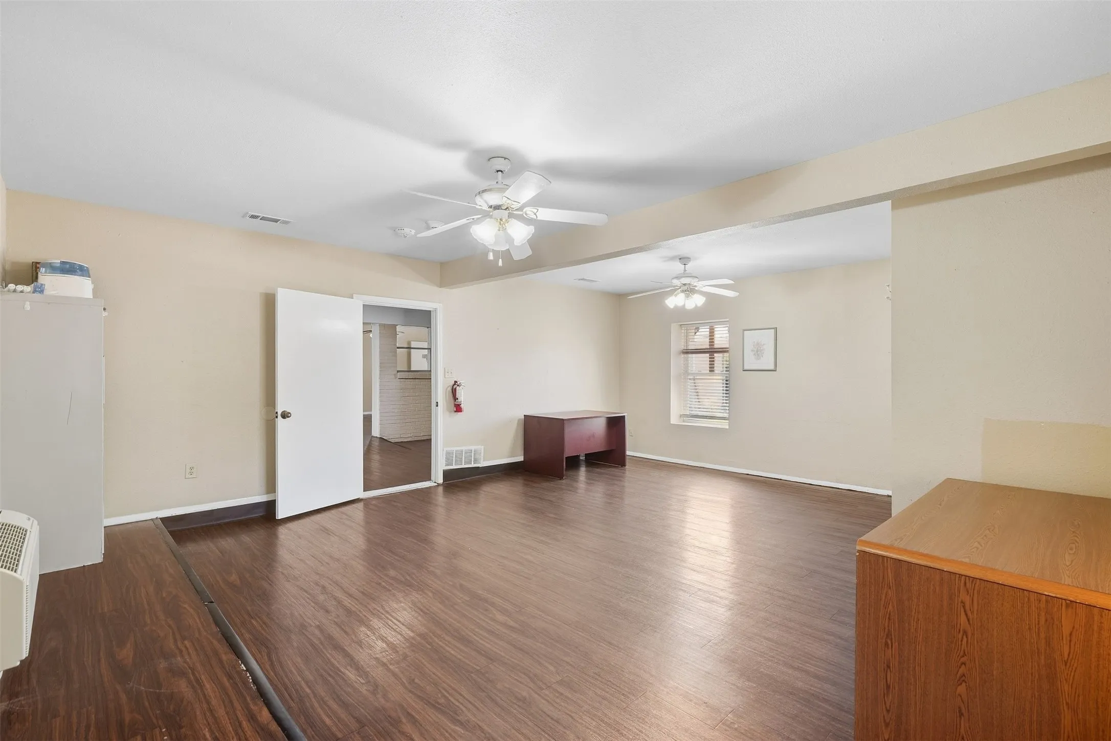 Single Family Residence For Sale in Tarrant County , 5682 Worrell Drive, Fort Worth, Texas 76133, 4 Bedroom, 2 Bathroom, Garage spaces, 1,773 Sqft, built in 1962, mls#21389485, Real Estate Agent in Fort Worth, Homes For Sale in Tarrant county, Homes For Sale in Fort Worth, Realtor in Fort Worth Texas, Real Estate Brokerage Independent Realty Texas, Luminita Cordes Realtor