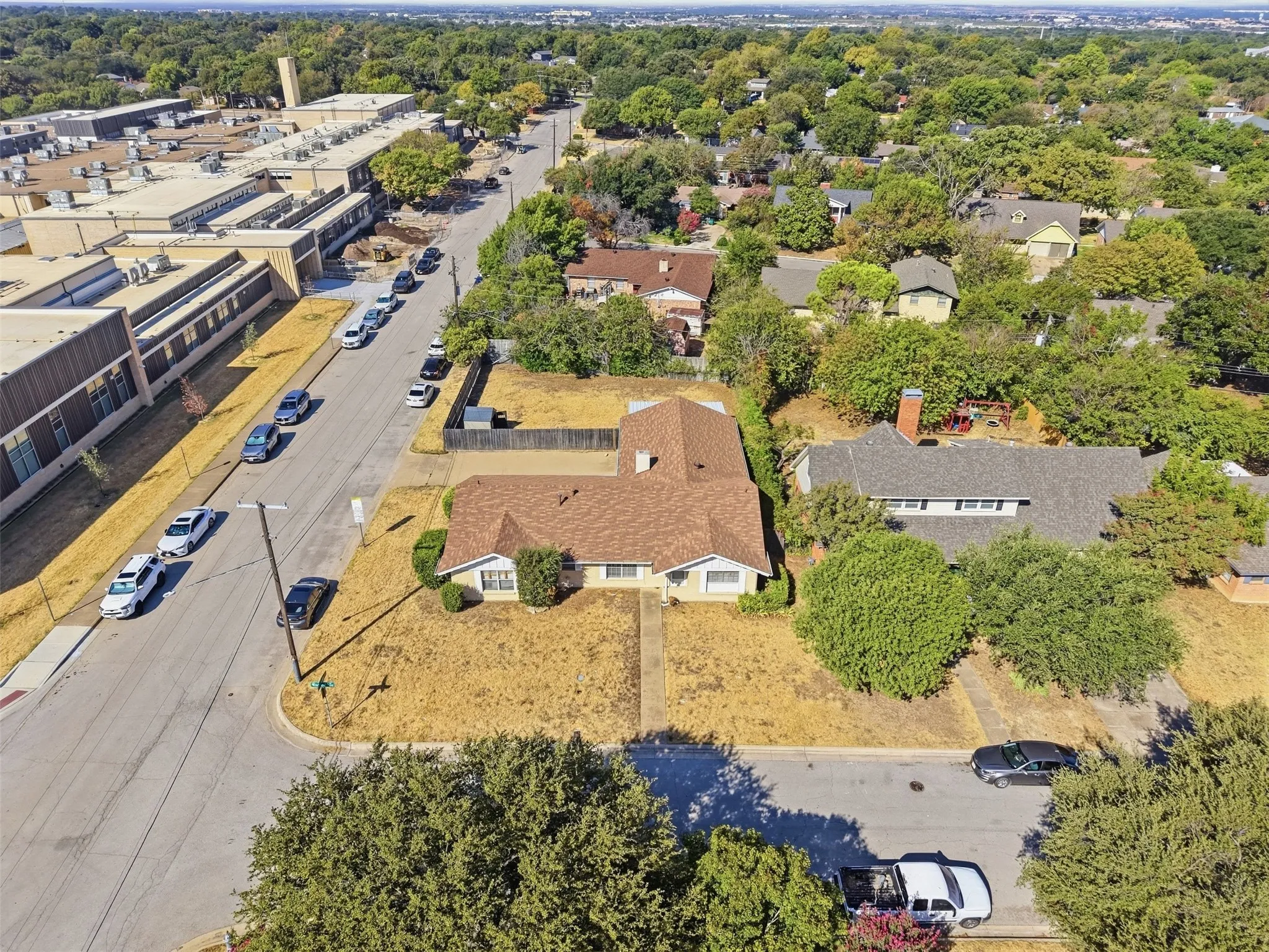 Single Family Residence For Sale in Tarrant County , 5682 Worrell Drive, Fort Worth, Texas 76133, 4 Bedroom, 2 Bathroom, Garage spaces, 1,773 Sqft, built in 1962, mls#21389485, Real Estate Agent in Fort Worth, Homes For Sale in Tarrant county, Homes For Sale in Fort Worth, Realtor in Fort Worth Texas, Real Estate Brokerage Independent Realty Texas, Luminita Cordes Realtor