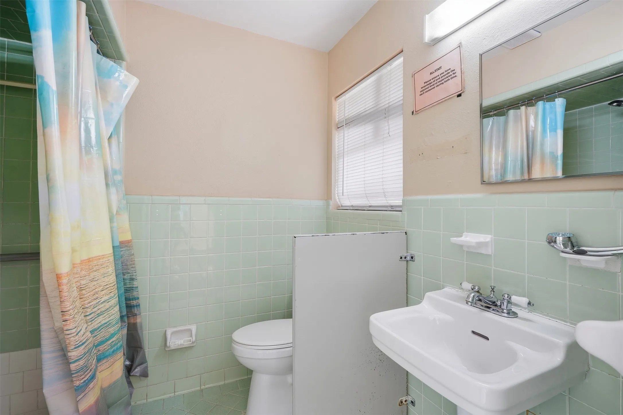 Single Family Residence For Sale in Tarrant County , 5682 Worrell Drive, Fort Worth, Texas 76133, 4 Bedroom, 2 Bathroom, Garage spaces, 1,773 Sqft, built in 1962, mls#21389485, Real Estate Agent in Fort Worth, Homes For Sale in Tarrant county, Homes For Sale in Fort Worth, Realtor in Fort Worth Texas, Real Estate Brokerage Independent Realty Texas, Luminita Cordes Realtor