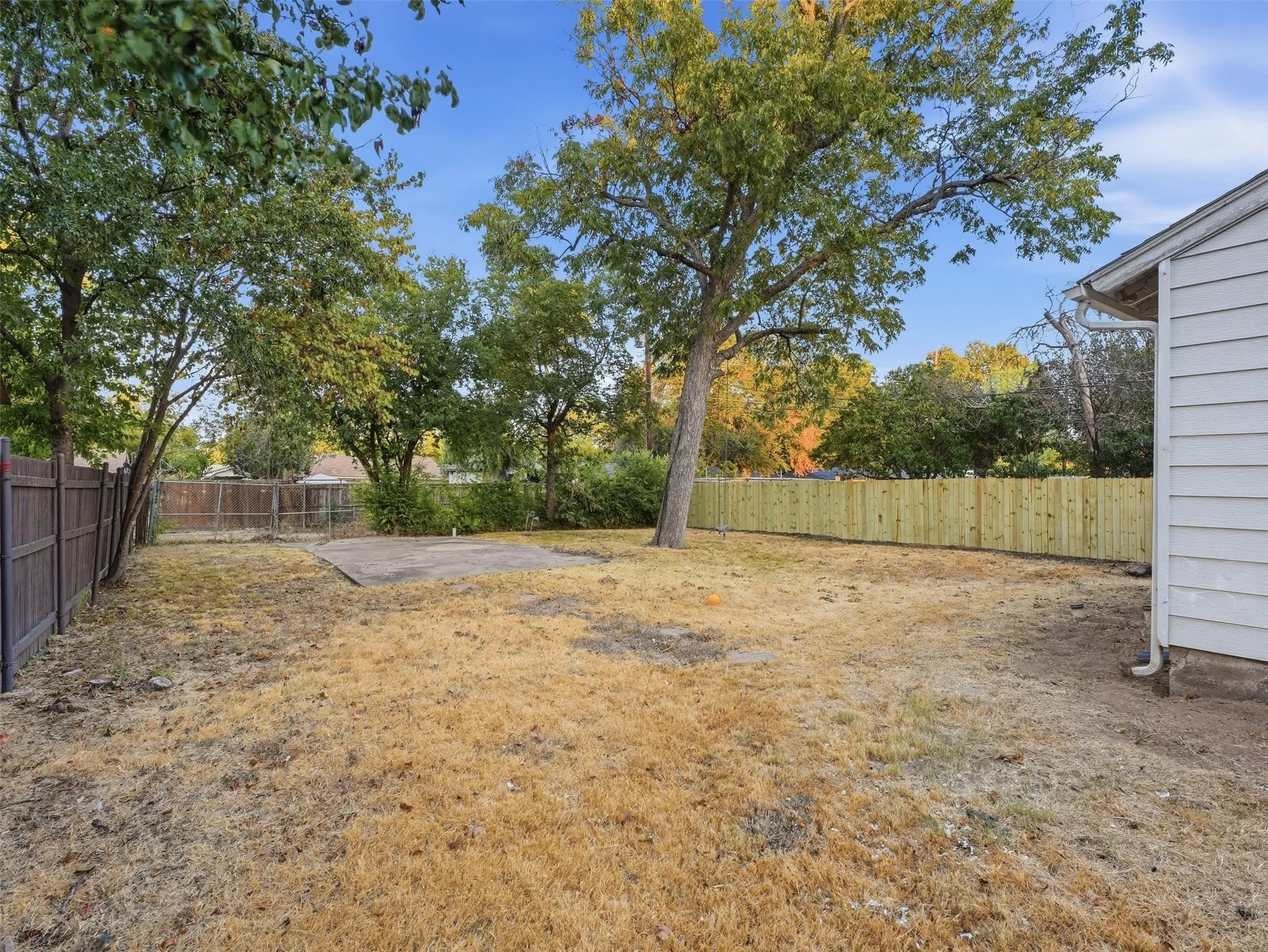 Single Family Residence For Rent in Dallas County , 1520 S 3rd Street, Garland, Texas 75040, 3 Bedroom, 1 Bathroom, Garage spaces, 1,033 Sqft, built in 1952, mls#21394397, Real Estate Agent in Garland, Homes For Rent in Dallas county, Homes For Rent in Garland, Realtor in Garland Texas, Real Estate Brokerage Independent Realty Texas, Luminita Cordes Realtor