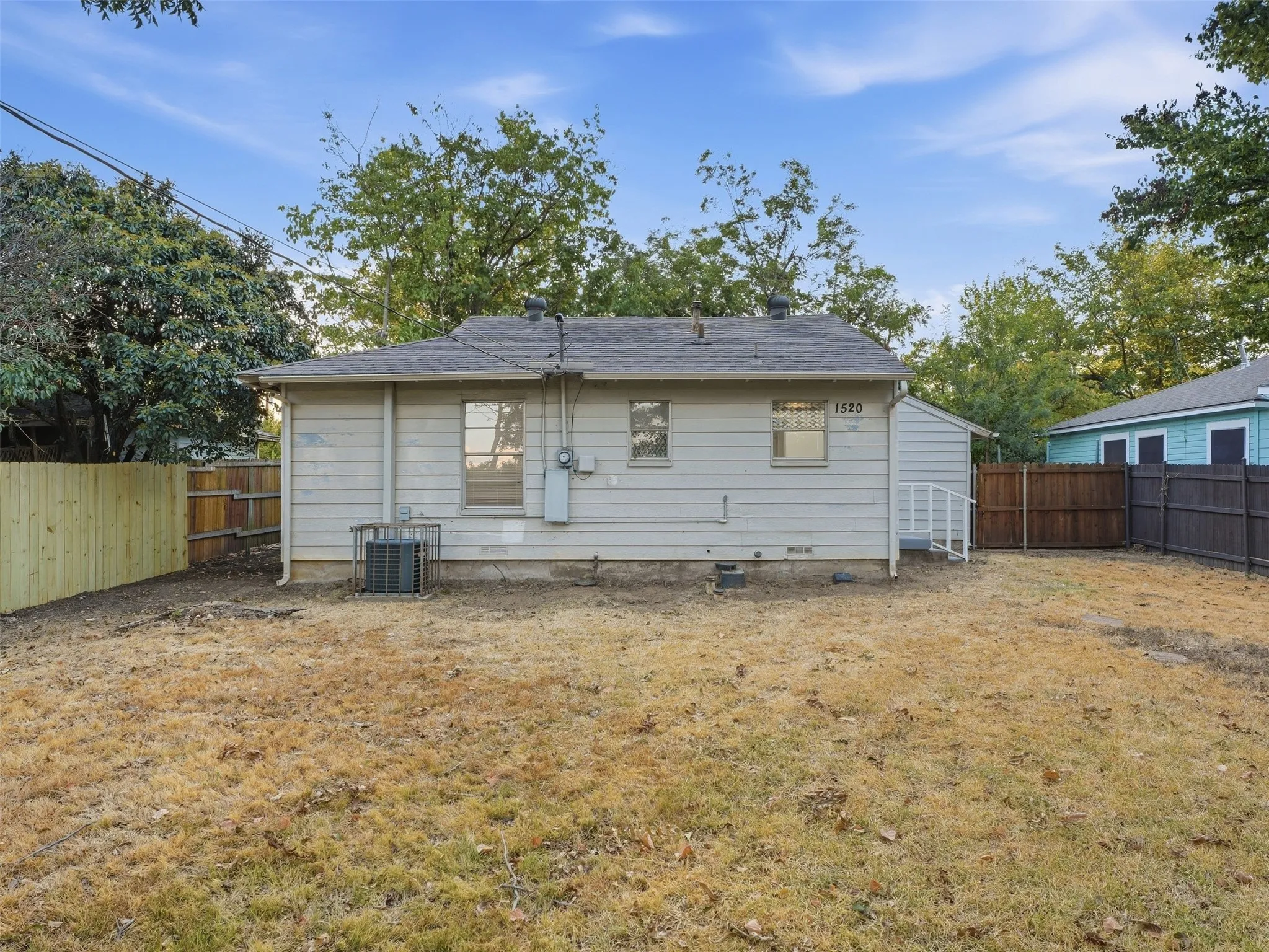 Single Family Residence For Rent in Dallas County , 1520 S 3rd Street, Garland, Texas 75040, 3 Bedroom, 1 Bathroom, Garage spaces, 1,033 Sqft, built in 1952, mls#21394397, Real Estate Agent in Garland, Homes For Rent in Dallas county, Homes For Rent in Garland, Realtor in Garland Texas, Real Estate Brokerage Independent Realty Texas, Luminita Cordes Realtor