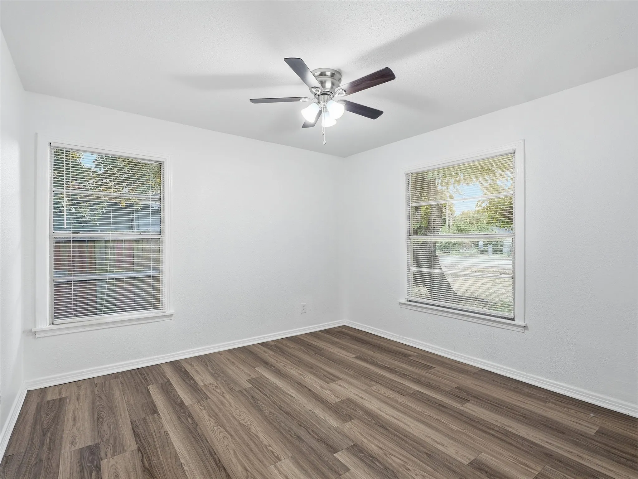 Single Family Residence For Rent in Dallas County , 1520 S 3rd Street, Garland, Texas 75040, 3 Bedroom, 1 Bathroom, Garage spaces, 1,033 Sqft, built in 1952, mls#21394397, Real Estate Agent in Garland, Homes For Rent in Dallas county, Homes For Rent in Garland, Realtor in Garland Texas, Real Estate Brokerage Independent Realty Texas, Luminita Cordes Realtor