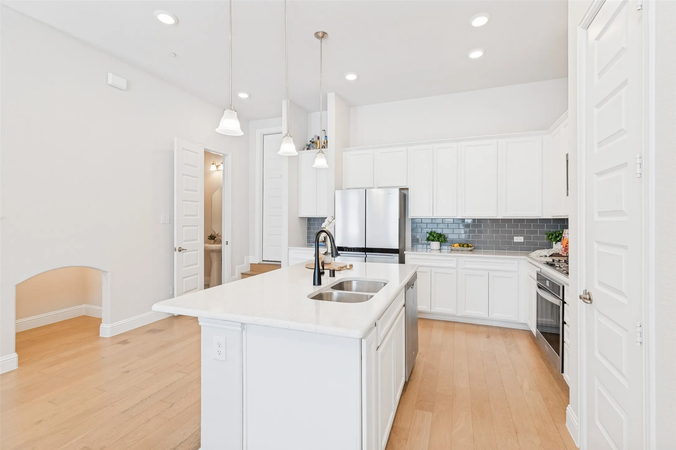 Townhouse For Sale in Denton County , 2917 Troutt Drive, Carrollton, Texas 75010, 3 Bedroom, 4 Bathroom, 2 Garage spaces, 1,985 Sqft, built in 2021, mls#21393872, Real Estate Agent in Carrollton, Homes For Sale in Denton county, Homes For Sale in Carrollton, Realtor in Carrollton Texas, Real Estate Brokerage Independent Realty Texas, Luminita Cordes Realtor