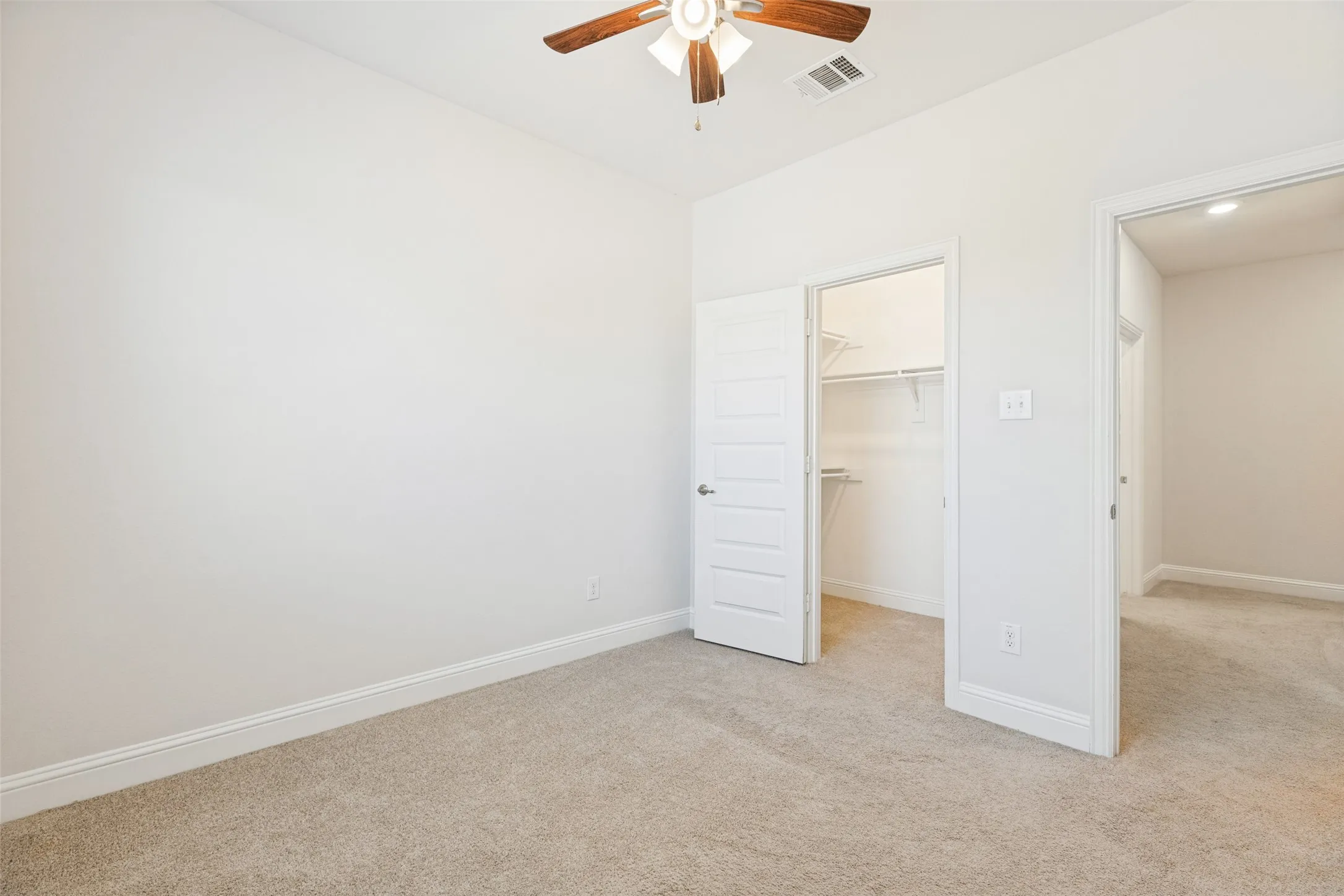 Townhouse For Sale in Denton County , 2917 Troutt Drive, Carrollton, Texas 75010, 3 Bedroom, 4 Bathroom, 2 Garage spaces, 1,985 Sqft, built in 2021, mls#21393872, Real Estate Agent in Carrollton, Homes For Sale in Denton county, Homes For Sale in Carrollton, Realtor in Carrollton Texas, Real Estate Brokerage Independent Realty Texas, Luminita Cordes Realtor