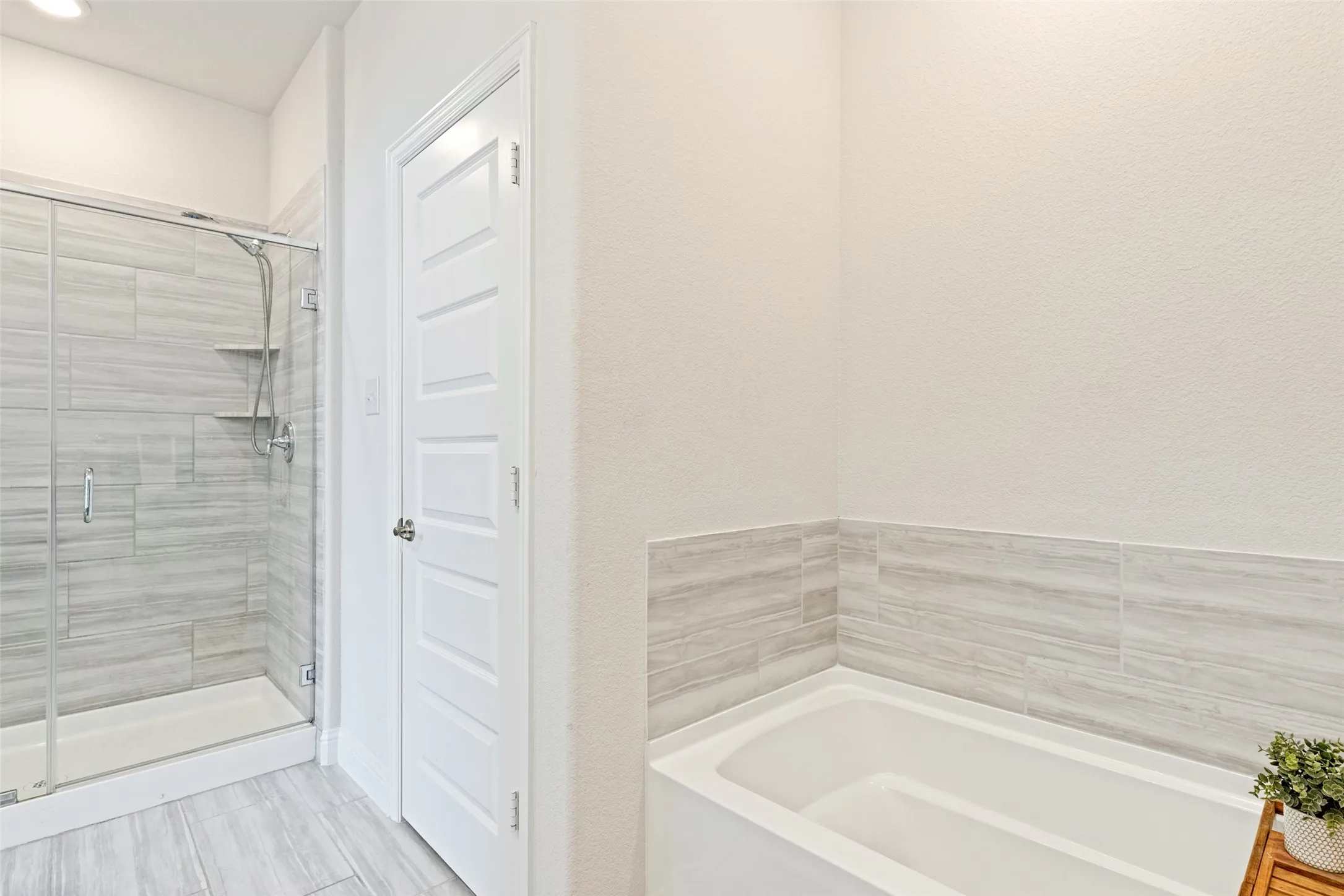 Townhouse For Sale in Denton County , 2917 Troutt Drive, Carrollton, Texas 75010, 3 Bedroom, 4 Bathroom, 2 Garage spaces, 1,985 Sqft, built in 2021, mls#21393872, Real Estate Agent in Carrollton, Homes For Sale in Denton county, Homes For Sale in Carrollton, Realtor in Carrollton Texas, Real Estate Brokerage Independent Realty Texas, Luminita Cordes Realtor
