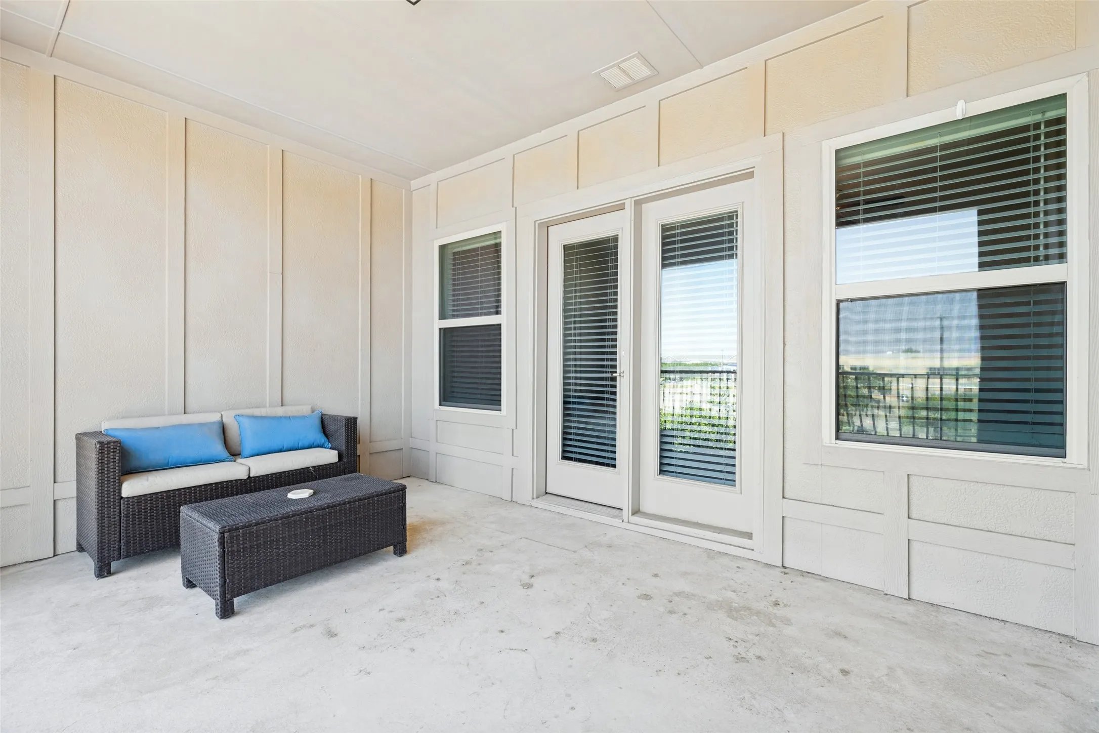 3rd floor covered patio