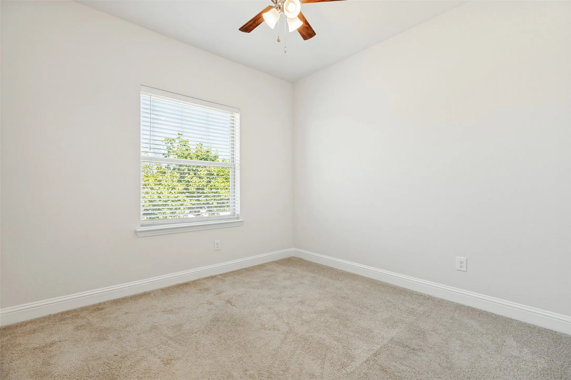 Townhouse For Sale in Denton County , 2917 Troutt Drive, Carrollton, Texas 75010, 3 Bedroom, 4 Bathroom, 2 Garage spaces, 1,985 Sqft, built in 2021, mls#21393872, Real Estate Agent in Carrollton, Homes For Sale in Denton county, Homes For Sale in Carrollton, Realtor in Carrollton Texas, Real Estate Brokerage Independent Realty Texas, Luminita Cordes Realtor