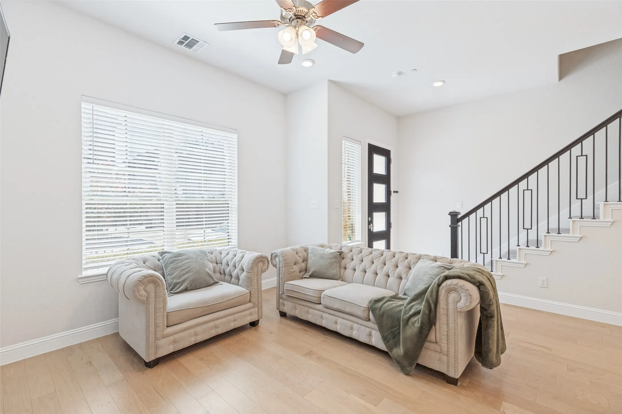 Townhouse For Sale in Denton County , 2917 Troutt Drive, Carrollton, Texas 75010, 3 Bedroom, 4 Bathroom, 2 Garage spaces, 1,985 Sqft, built in 2021, mls#21393872, Real Estate Agent in Carrollton, Homes For Sale in Denton county, Homes For Sale in Carrollton, Realtor in Carrollton Texas, Real Estate Brokerage Independent Realty Texas, Luminita Cordes Realtor