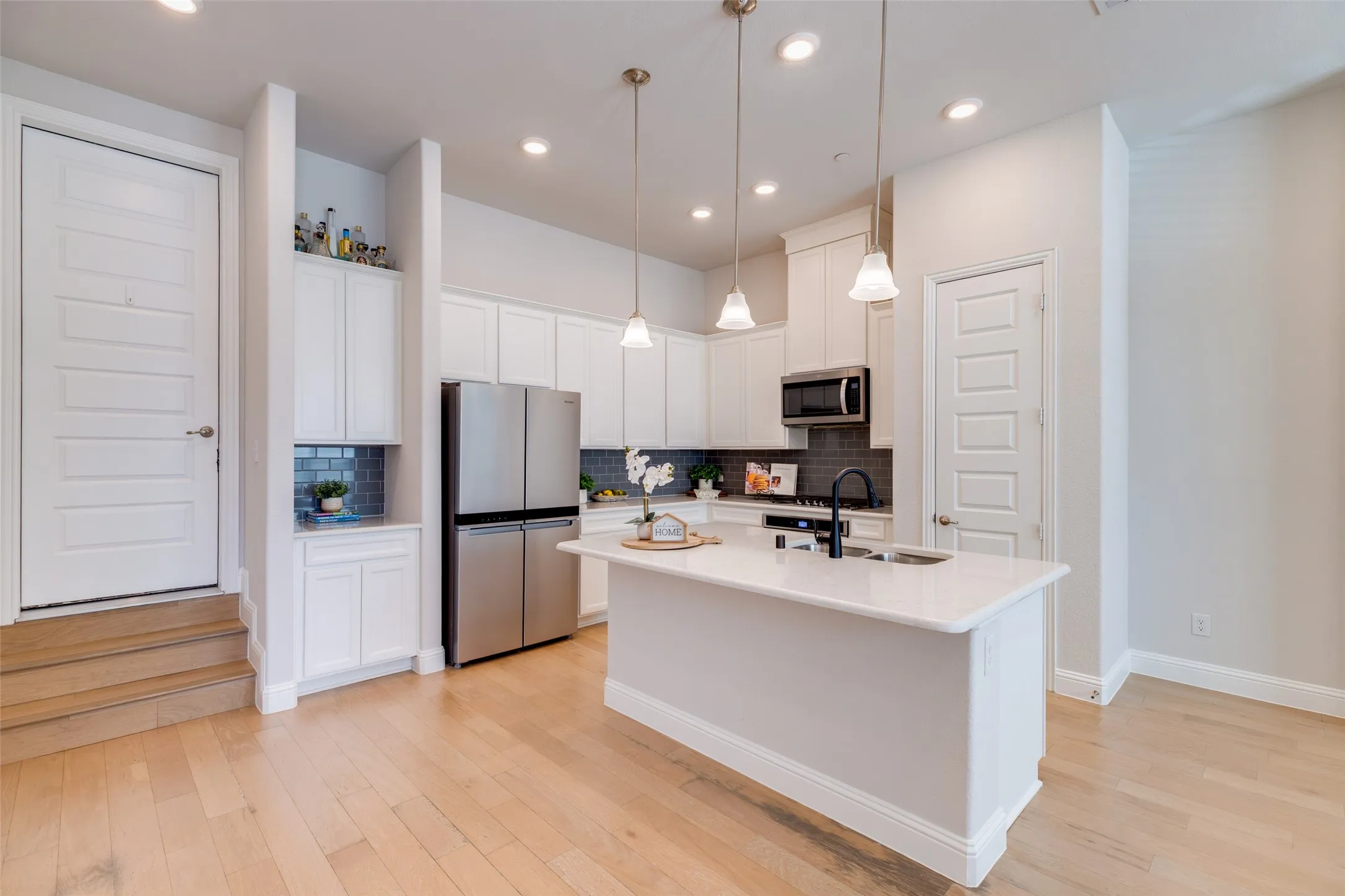 Townhouse For Sale in Denton County , 2917 Troutt Drive, Carrollton, Texas 75010, 3 Bedroom, 4 Bathroom, 2 Garage spaces, 1,985 Sqft, built in 2021, mls#21393872, Real Estate Agent in Carrollton, Homes For Sale in Denton county, Homes For Sale in Carrollton, Realtor in Carrollton Texas, Real Estate Brokerage Independent Realty Texas, Luminita Cordes Realtor