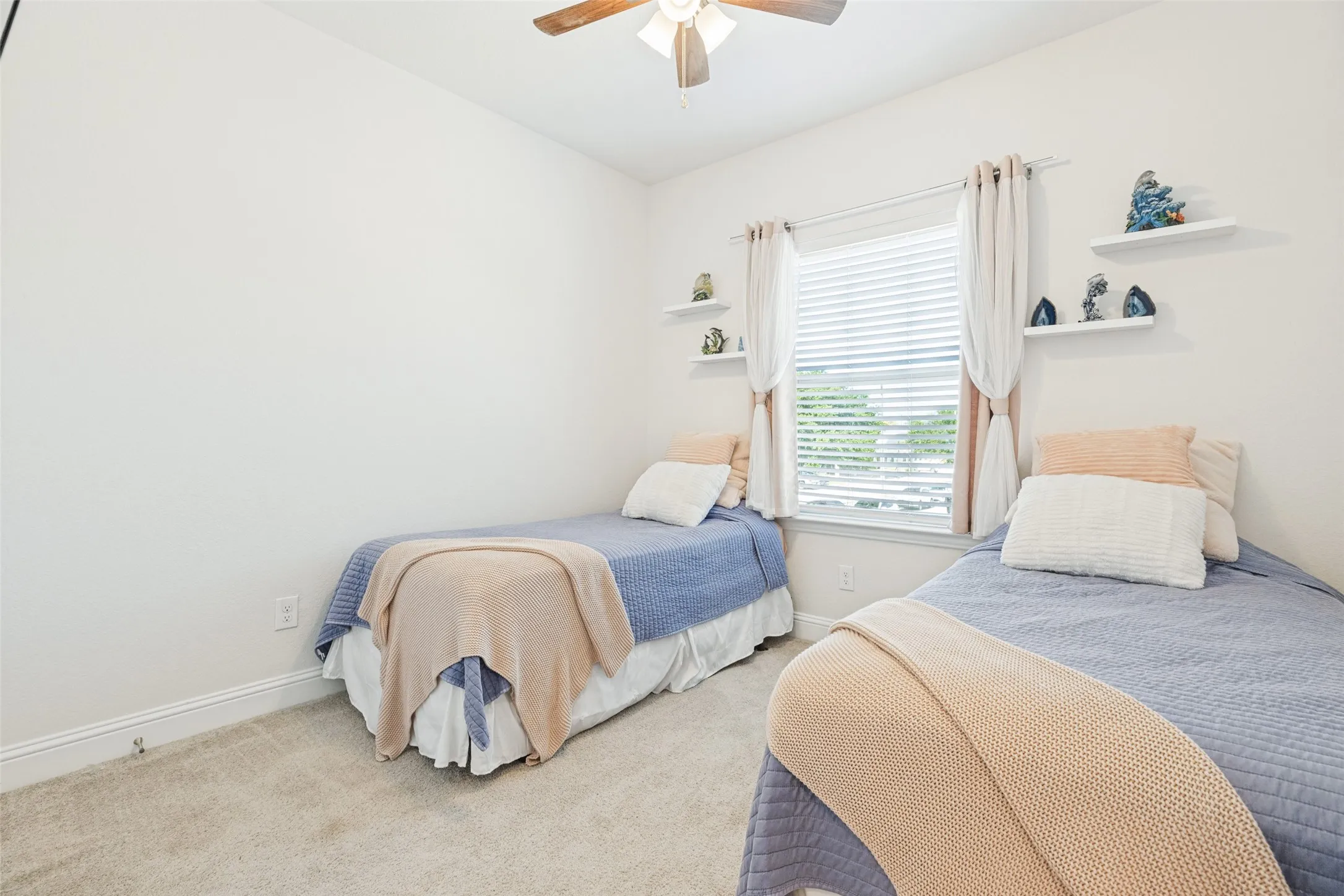 Townhouse For Sale in Denton County , 2917 Troutt Drive, Carrollton, Texas 75010, 3 Bedroom, 4 Bathroom, 2 Garage spaces, 1,985 Sqft, built in 2021, mls#21393872, Real Estate Agent in Carrollton, Homes For Sale in Denton county, Homes For Sale in Carrollton, Realtor in Carrollton Texas, Real Estate Brokerage Independent Realty Texas, Luminita Cordes Realtor