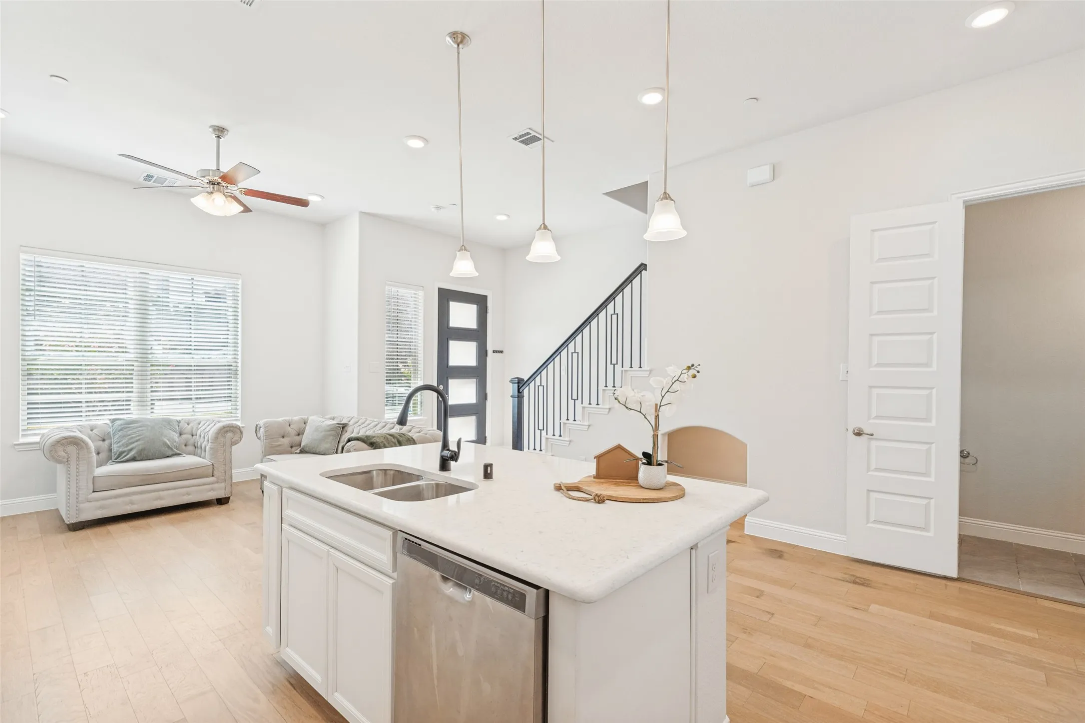 Townhouse For Sale in Denton County , 2917 Troutt Drive, Carrollton, Texas 75010, 3 Bedroom, 4 Bathroom, 2 Garage spaces, 1,985 Sqft, built in 2021, mls#21393872, Real Estate Agent in Carrollton, Homes For Sale in Denton county, Homes For Sale in Carrollton, Realtor in Carrollton Texas, Real Estate Brokerage Independent Realty Texas, Luminita Cordes Realtor