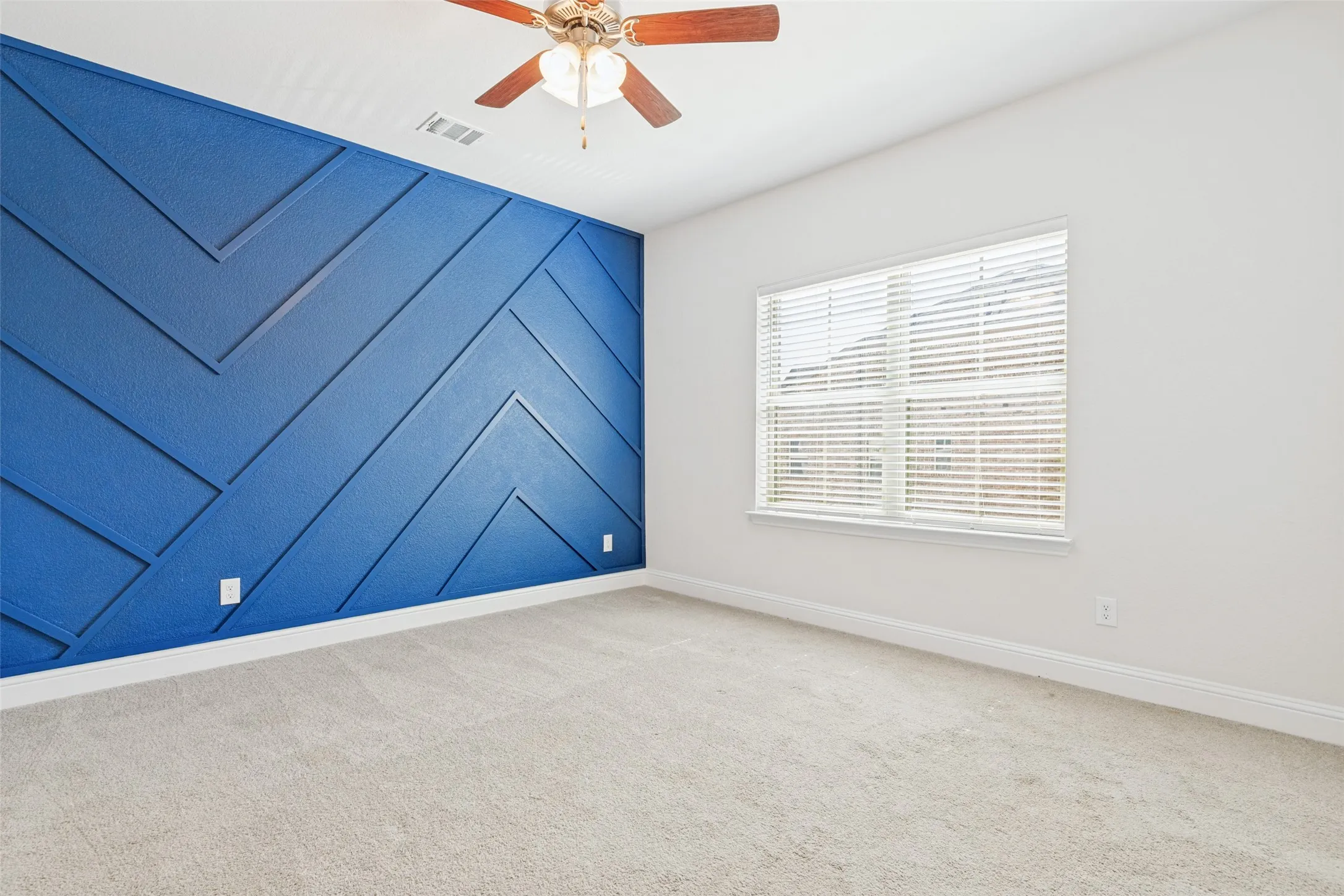 Townhouse For Sale in Denton County , 2917 Troutt Drive, Carrollton, Texas 75010, 3 Bedroom, 4 Bathroom, 2 Garage spaces, 1,985 Sqft, built in 2021, mls#21393872, Real Estate Agent in Carrollton, Homes For Sale in Denton county, Homes For Sale in Carrollton, Realtor in Carrollton Texas, Real Estate Brokerage Independent Realty Texas, Luminita Cordes Realtor
