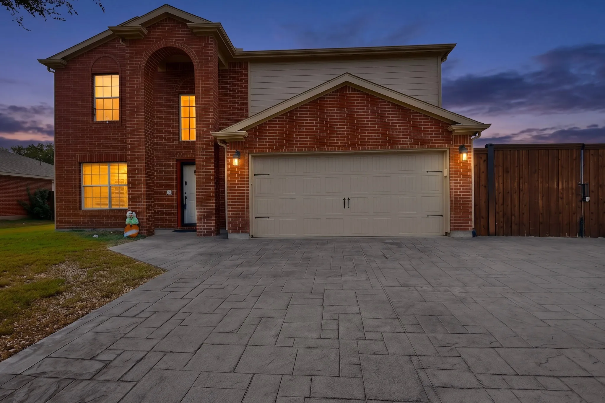 Welcome home, schedule your private showing today!!
