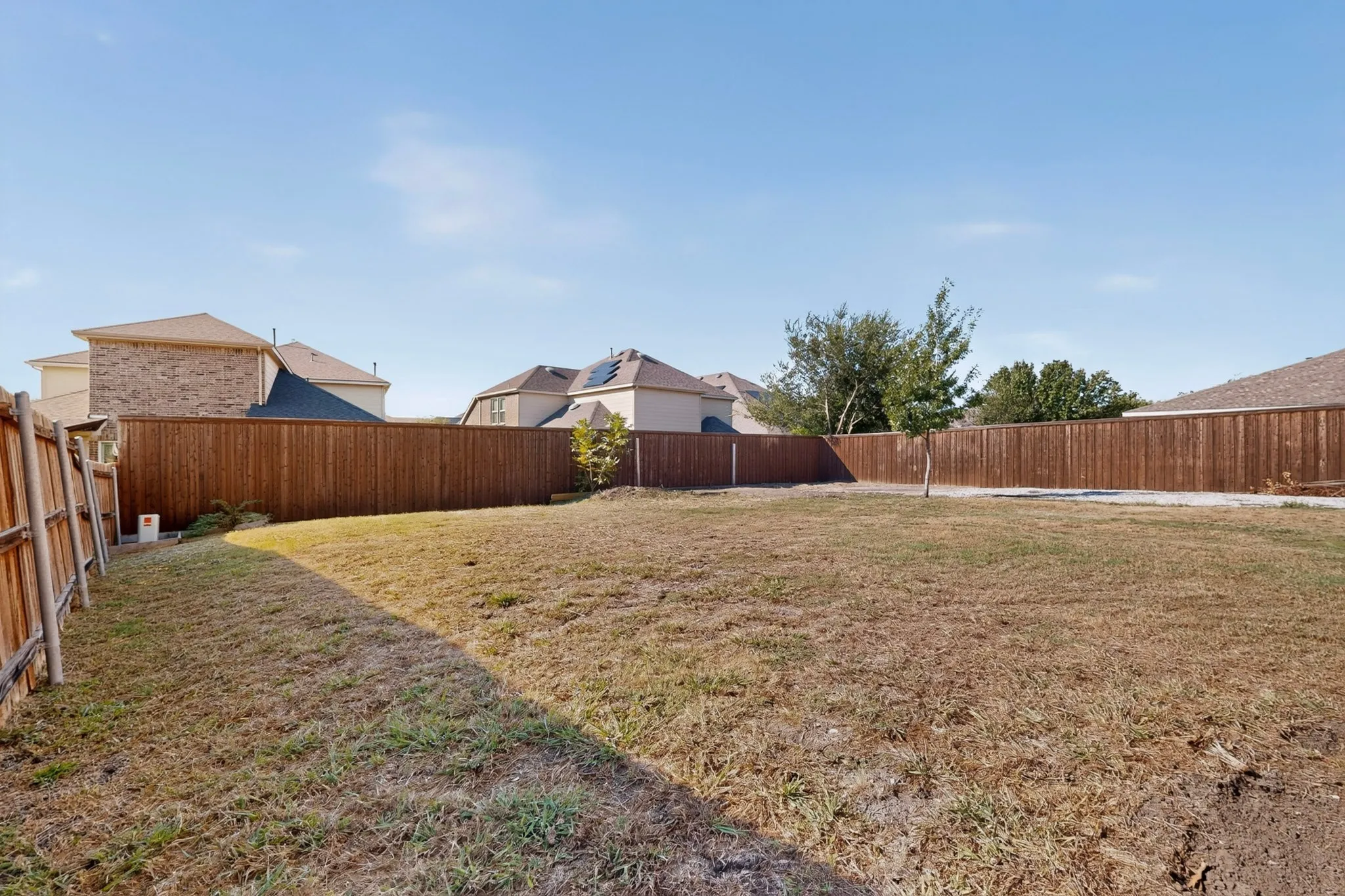 Single Family Residence For Sale in Denton County , 2424 Tailburton Court, Little Elm, Texas 75068, 4 Bedroom, 3 Bathroom, 2 Garage spaces, 2,105 Sqft, built in 2001, mls#21388598, Real Estate Agent in Little Elm, Homes For Sale in Denton county, Homes For Sale in Little Elm, Realtor in Little Elm Texas, Real Estate Brokerage Independent Realty Texas, Luminita Cordes Realtor