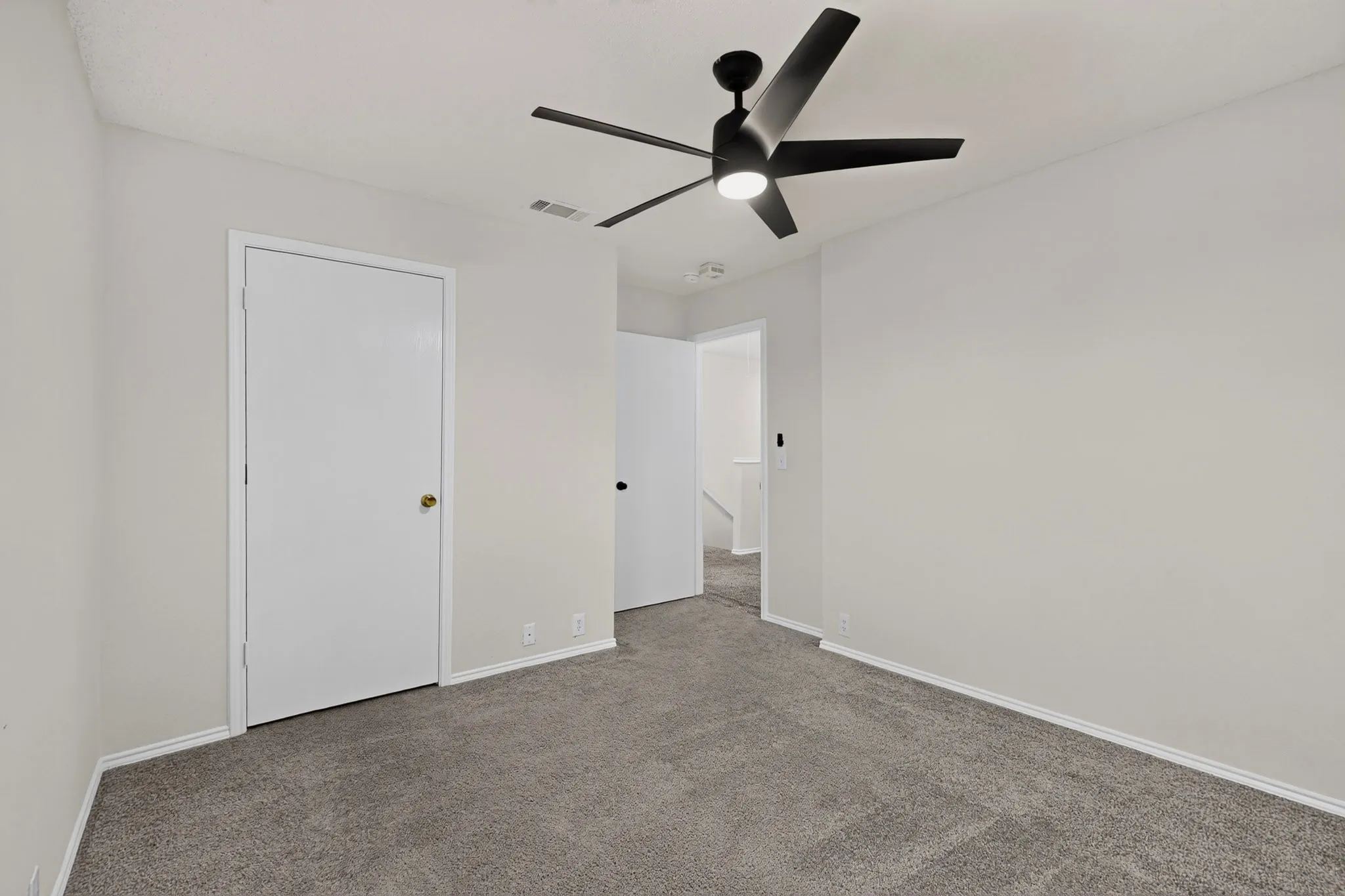 Single Family Residence For Sale in Denton County , 2424 Tailburton Court, Little Elm, Texas 75068, 4 Bedroom, 3 Bathroom, 2 Garage spaces, 2,105 Sqft, built in 2001, mls#21388598, Real Estate Agent in Little Elm, Homes For Sale in Denton county, Homes For Sale in Little Elm, Realtor in Little Elm Texas, Real Estate Brokerage Independent Realty Texas, Luminita Cordes Realtor