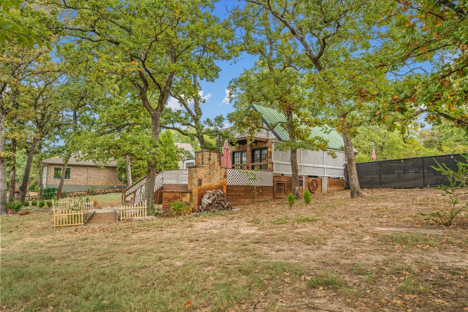 Single Family Residence For Sale in Henderson County , 5650 Point Lavista, Malakoff, Texas 75148, 3 Bedroom, 2 Bathroom, Garage spaces, 1,003 Sqft, built in 2005, mls#21394173, Real Estate Agent in Malakoff, Homes For Sale in Henderson county, Homes For Sale in Malakoff, Realtor in Malakoff Texas, Real Estate Brokerage Independent Realty Texas, Luminita Cordes Realtor