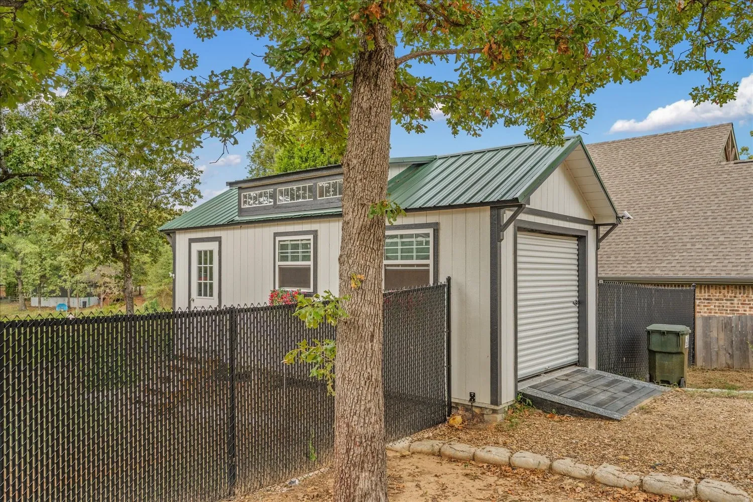 Single Family Residence For Sale in Henderson County , 5650 Point Lavista, Malakoff, Texas 75148, 3 Bedroom, 2 Bathroom, Garage spaces, 1,003 Sqft, built in 2005, mls#21394173, Real Estate Agent in Malakoff, Homes For Sale in Henderson county, Homes For Sale in Malakoff, Realtor in Malakoff Texas, Real Estate Brokerage Independent Realty Texas, Luminita Cordes Realtor