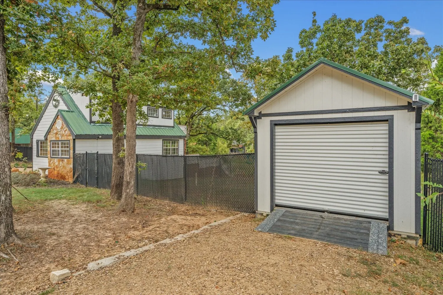 Single Family Residence For Sale in Henderson County , 5650 Point Lavista, Malakoff, Texas 75148, 3 Bedroom, 2 Bathroom, Garage spaces, 1,003 Sqft, built in 2005, mls#21394173, Real Estate Agent in Malakoff, Homes For Sale in Henderson county, Homes For Sale in Malakoff, Realtor in Malakoff Texas, Real Estate Brokerage Independent Realty Texas, Luminita Cordes Realtor