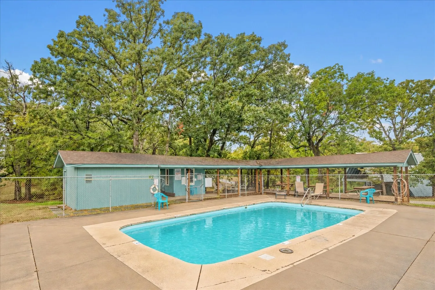 Single Family Residence For Sale in Henderson County , 5650 Point Lavista, Malakoff, Texas 75148, 3 Bedroom, 2 Bathroom, Garage spaces, 1,003 Sqft, built in 2005, mls#21394173, Real Estate Agent in Malakoff, Homes For Sale in Henderson county, Homes For Sale in Malakoff, Realtor in Malakoff Texas, Real Estate Brokerage Independent Realty Texas, Luminita Cordes Realtor