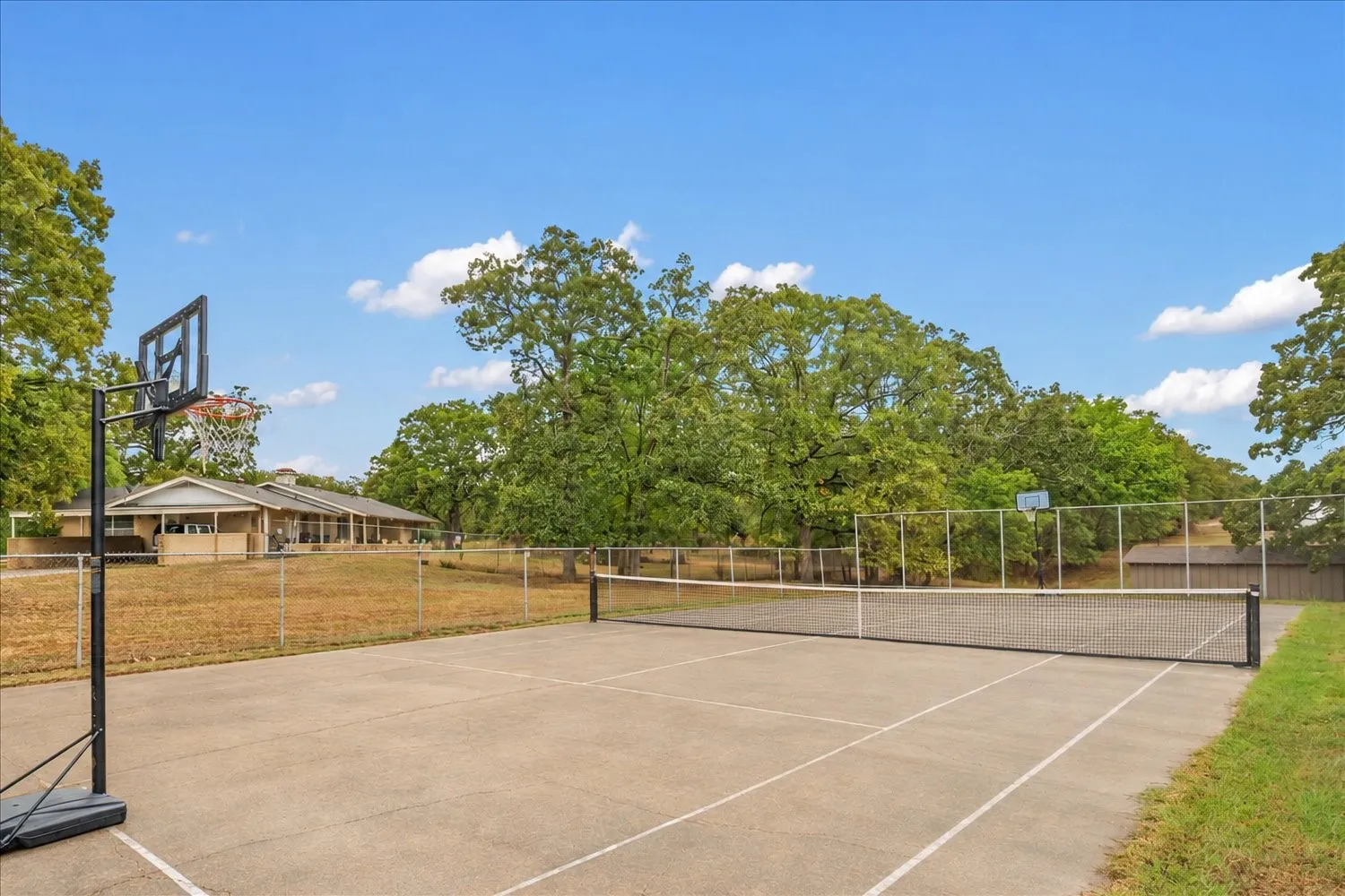 Single Family Residence For Sale in Henderson County , 5650 Point Lavista, Malakoff, Texas 75148, 3 Bedroom, 2 Bathroom, Garage spaces, 1,003 Sqft, built in 2005, mls#21394173, Real Estate Agent in Malakoff, Homes For Sale in Henderson county, Homes For Sale in Malakoff, Realtor in Malakoff Texas, Real Estate Brokerage Independent Realty Texas, Luminita Cordes Realtor