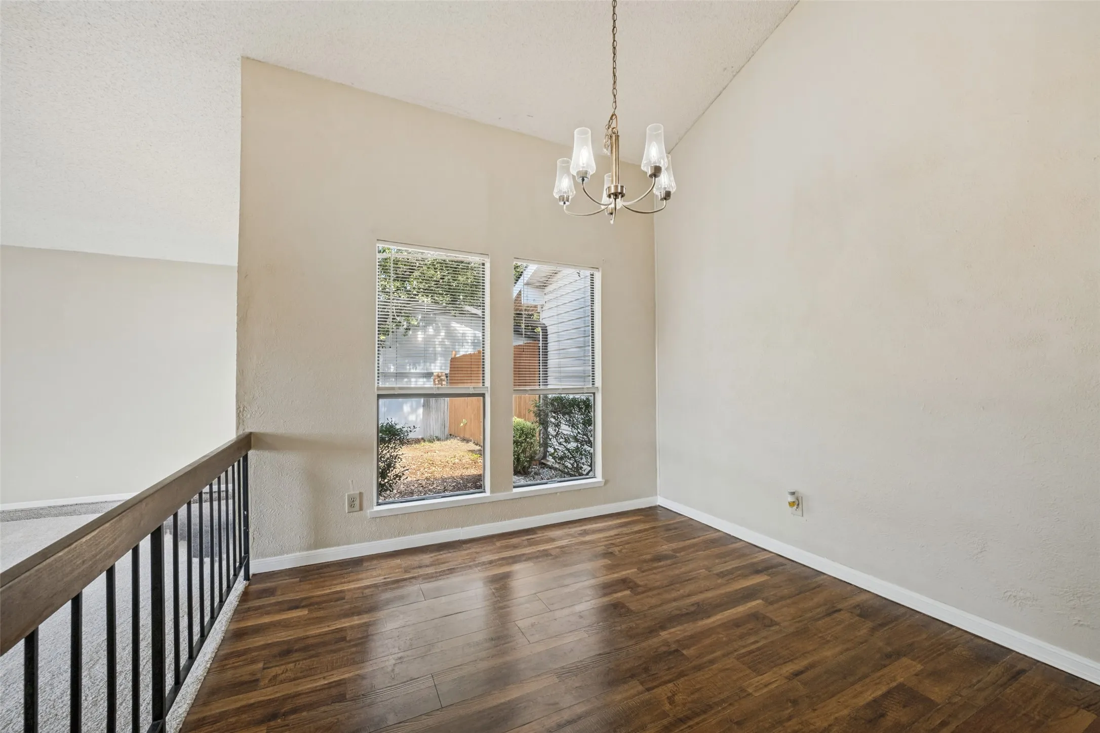 Single Family Residence For Sale in Tarrant County , 4237 Glen Springs Drive, Arlington, Texas 76016, 4 Bedroom, 2 Bathroom, 2 Garage spaces, 2,031 Sqft, built in 1980, mls#21394225, Real Estate Agent in Arlington, Homes For Sale in Tarrant county, Homes For Sale in Arlington, Realtor in Arlington Texas, Real Estate Brokerage Independent Realty Texas, Luminita Cordes Realtor