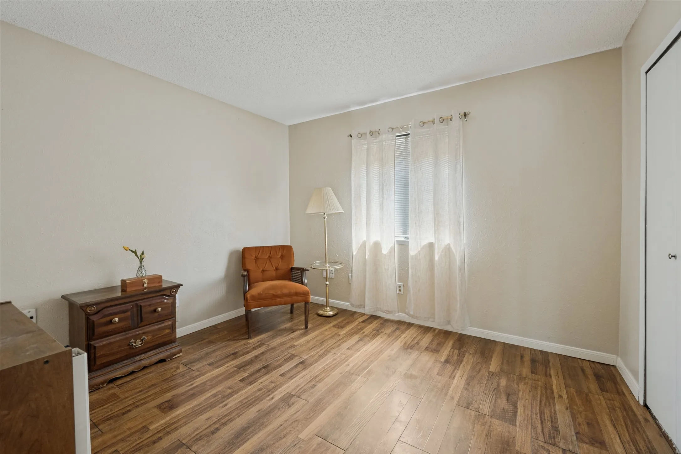 Guest bedroom 2
