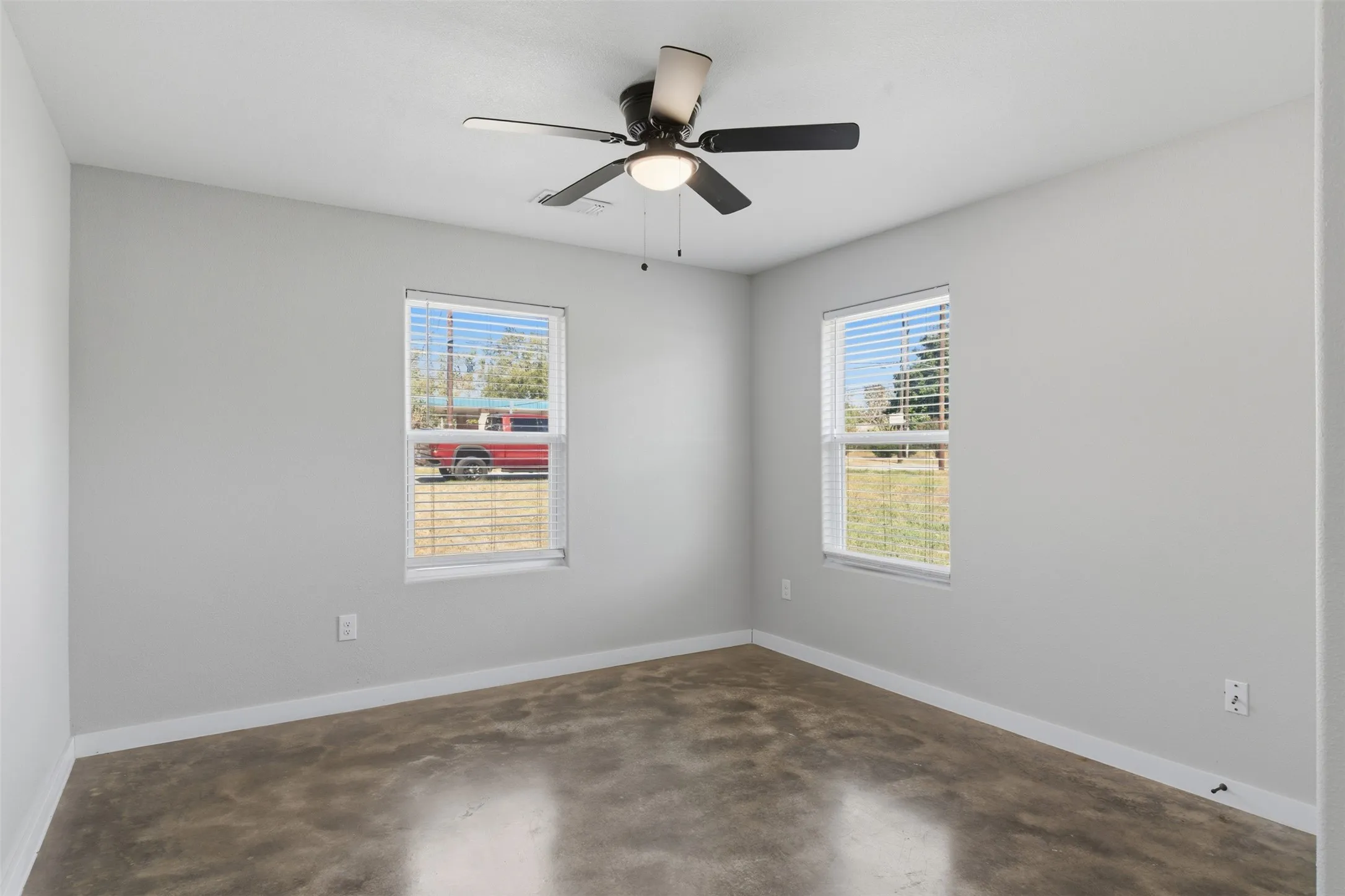 Single Family Residence For Rent in Grayson County , 612 W Coffin Street, Denison, Texas 75020, 3 Bedroom, 2 Bathroom, 2 Garage spaces, 1,296 Sqft, built in 2023, mls#21394412, Real Estate Agent in Denison, Homes For Rent in Grayson county, Homes For Rent in Denison, Realtor in Denison Texas, Real Estate Brokerage Independent Realty Texas, Luminita Cordes Realtor