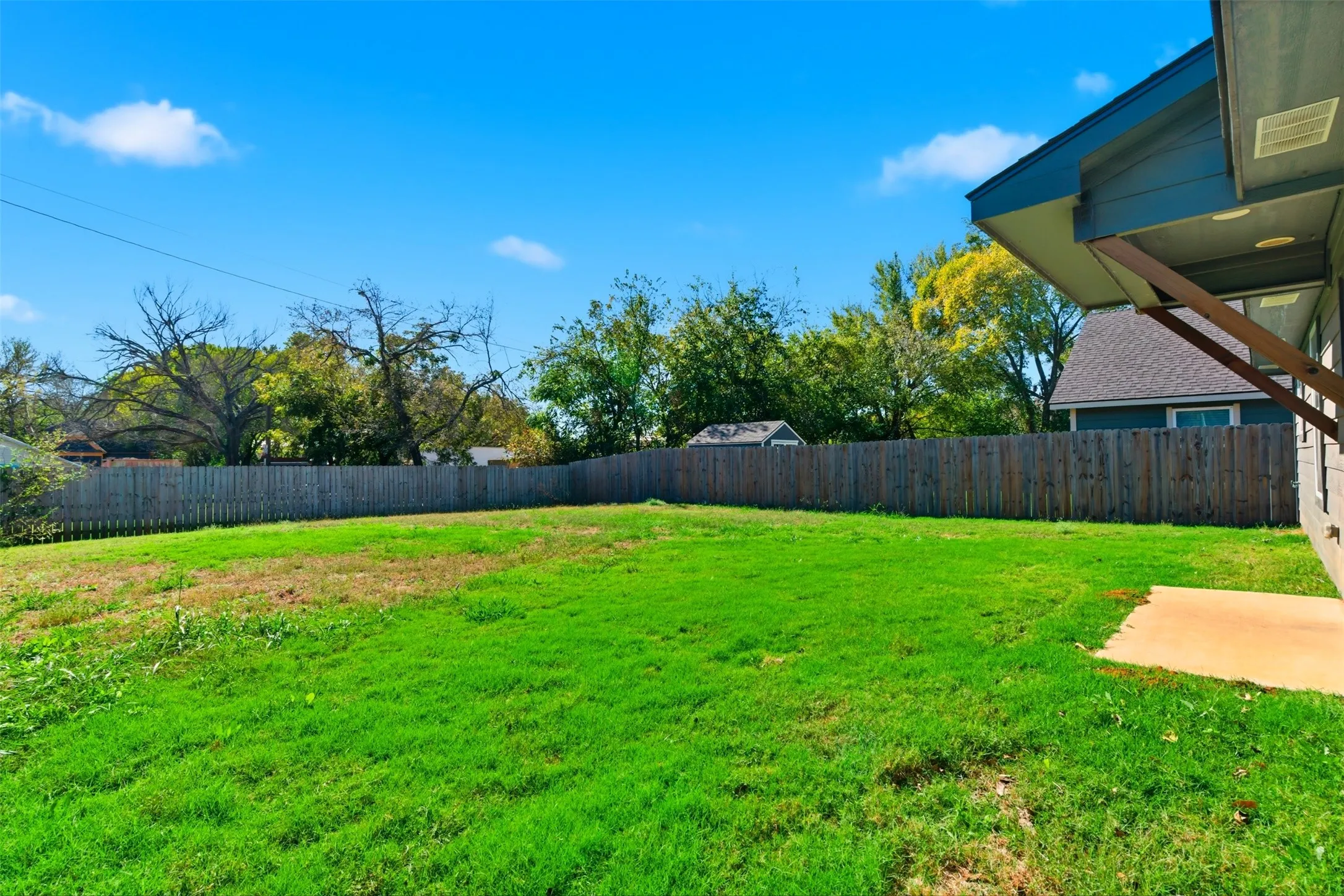 Single Family Residence For Rent in Grayson County , 612 W Coffin Street, Denison, Texas 75020, 3 Bedroom, 2 Bathroom, 2 Garage spaces, 1,296 Sqft, built in 2023, mls#21394412, Real Estate Agent in Denison, Homes For Rent in Grayson county, Homes For Rent in Denison, Realtor in Denison Texas, Real Estate Brokerage Independent Realty Texas, Luminita Cordes Realtor