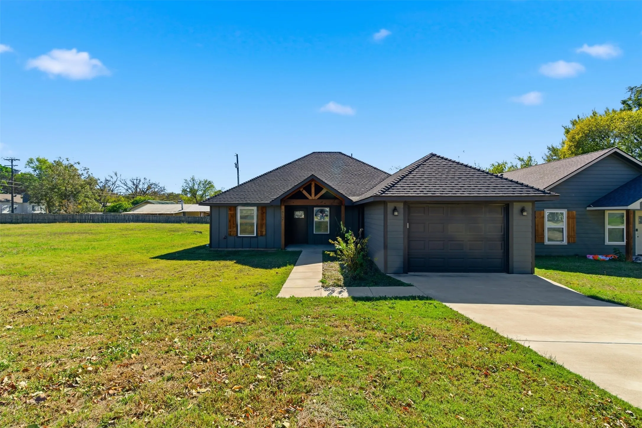 Single Family Residence For Rent in Grayson County , 612 W Coffin Street, Denison, Texas 75020, 3 Bedroom, 2 Bathroom, 2 Garage spaces, 1,296 Sqft, built in 2023, mls#21394412, Real Estate Agent in Denison, Homes For Rent in Grayson county, Homes For Rent in Denison, Realtor in Denison Texas, Real Estate Brokerage Independent Realty Texas, Luminita Cordes Realtor