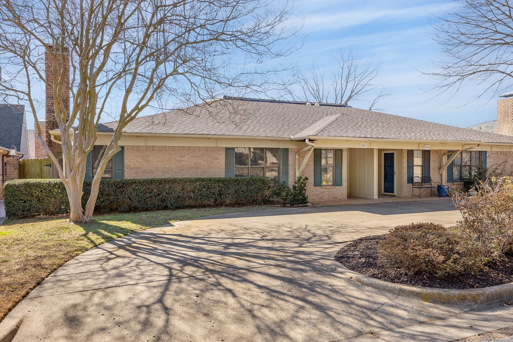 Single Family Residence For Sale in Smith County , 504 Woodland Hills Drive, Tyler, Texas 75701, 3 Bedroom, 2 Bathroom, 2 Garage spaces, 2,564 Sqft, built in 1979, mls#21394390, Real Estate Agent in Tyler, Homes For Sale in Smith county, Homes For Sale in Tyler, Realtor in Tyler Texas, Real Estate Brokerage Independent Realty Texas, Luminita Cordes Realtor