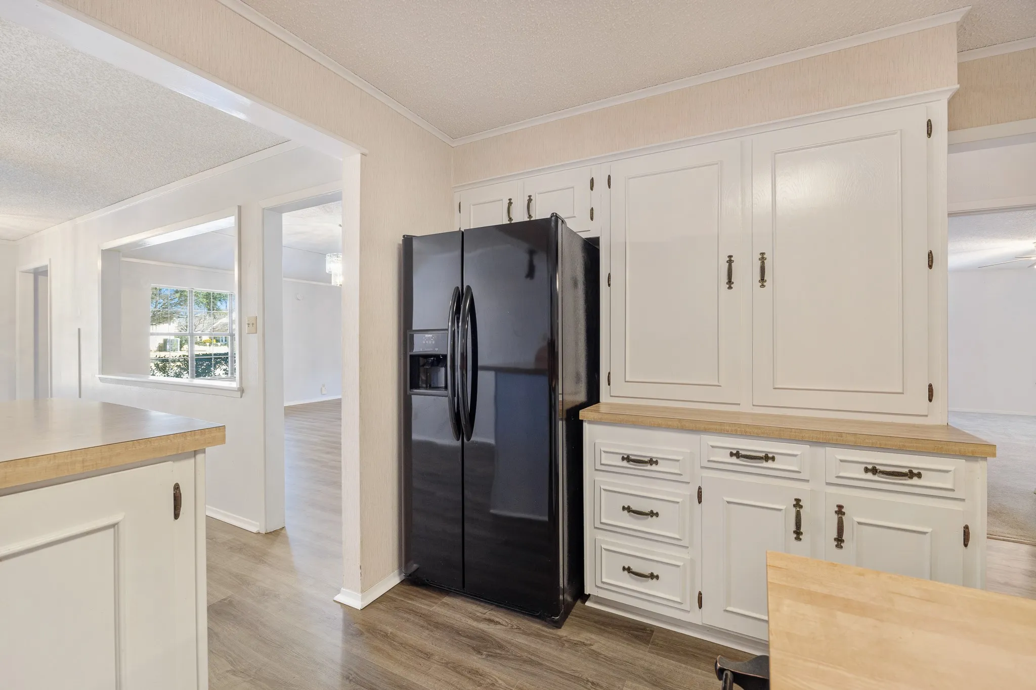 Single Family Residence For Sale in Smith County , 504 Woodland Hills Drive, Tyler, Texas 75701, 3 Bedroom, 2 Bathroom, 2 Garage spaces, 2,564 Sqft, built in 1979, mls#21394390, Real Estate Agent in Tyler, Homes For Sale in Smith county, Homes For Sale in Tyler, Realtor in Tyler Texas, Real Estate Brokerage Independent Realty Texas, Luminita Cordes Realtor