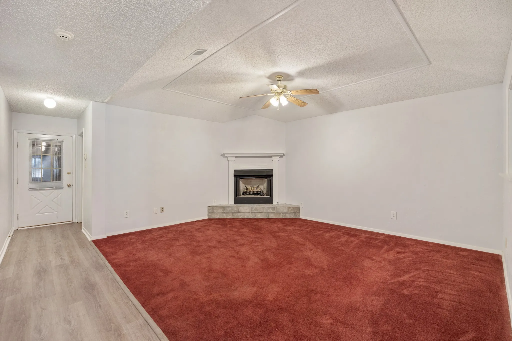 Single Family Residence For Sale in Smith County , 504 Woodland Hills Drive, Tyler, Texas 75701, 3 Bedroom, 2 Bathroom, 2 Garage spaces, 2,564 Sqft, built in 1979, mls#21394390, Real Estate Agent in Tyler, Homes For Sale in Smith county, Homes For Sale in Tyler, Realtor in Tyler Texas, Real Estate Brokerage Independent Realty Texas, Luminita Cordes Realtor