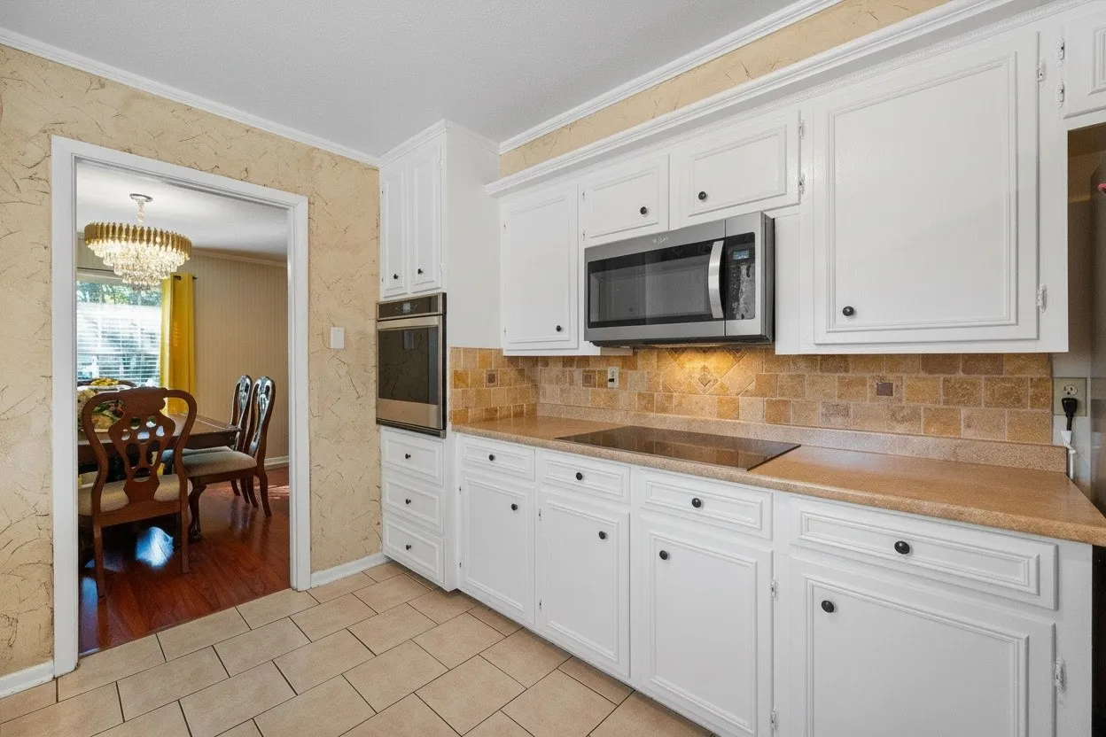 Single Family Residence For Sale in Navarro County , 929 Madison Square, Corsicana, Texas 75110, 3 Bedroom, 2 Bathroom, 3 Garage spaces, 1,983 Sqft, built in 1970, mls#21393900, Real Estate Agent in Corsicana, Homes For Sale in Navarro county, Homes For Sale in Corsicana, Realtor in Corsicana Texas, Real Estate Brokerage Independent Realty Texas, Luminita Cordes Realtor
