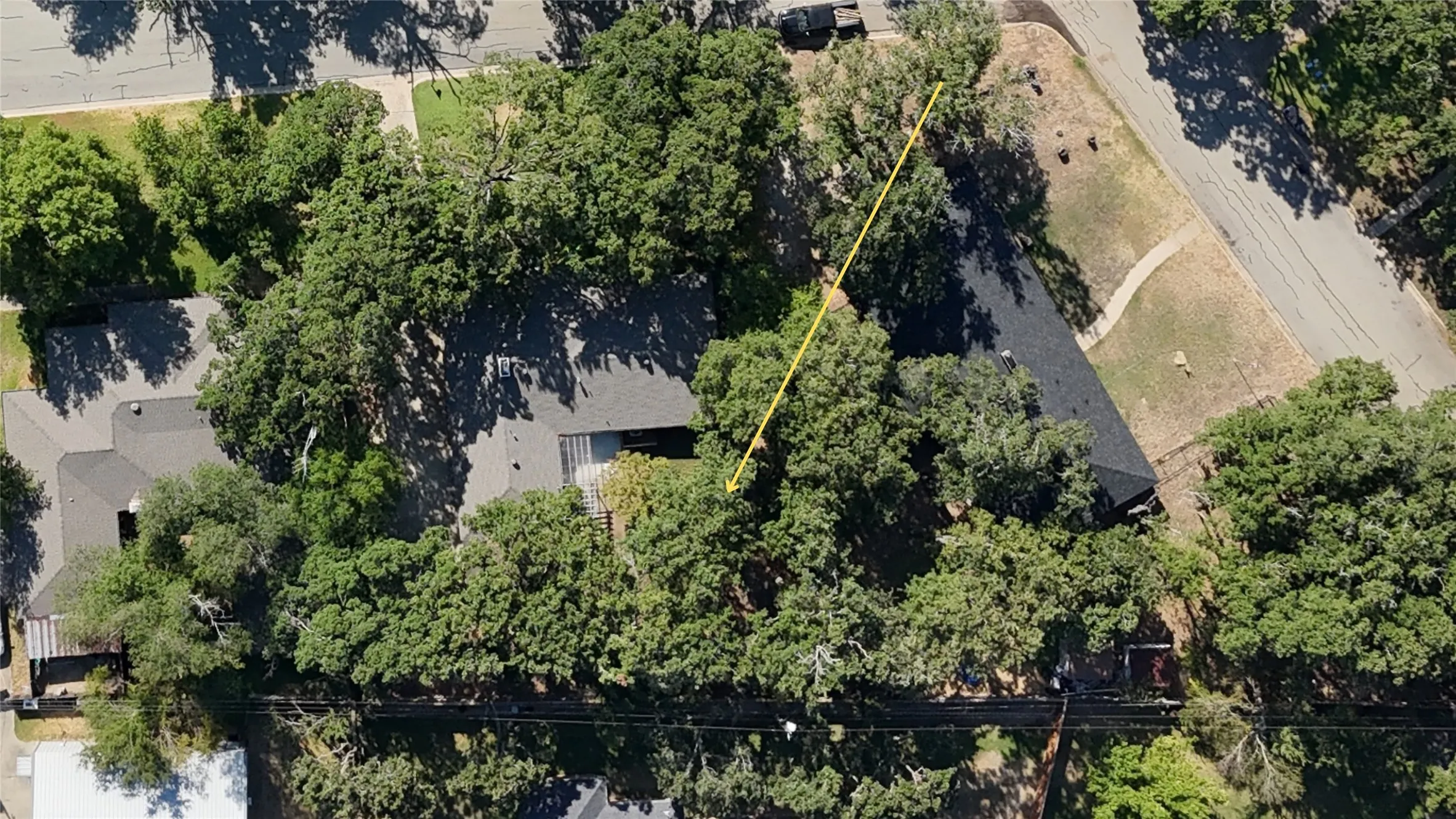 Single Family Residence For Sale in Navarro County , 929 Madison Square, Corsicana, Texas 75110, 3 Bedroom, 2 Bathroom, 3 Garage spaces, 1,983 Sqft, built in 1970, mls#21393900, Real Estate Agent in Corsicana, Homes For Sale in Navarro county, Homes For Sale in Corsicana, Realtor in Corsicana Texas, Real Estate Brokerage Independent Realty Texas, Luminita Cordes Realtor