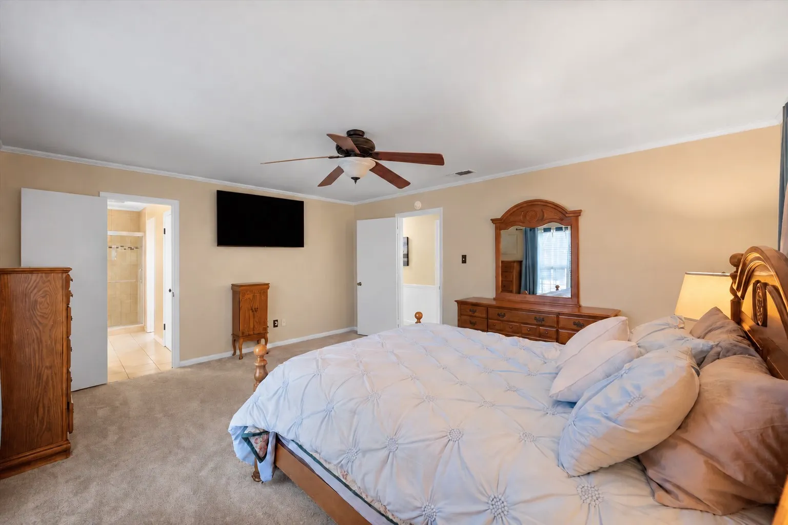 Single Family Residence For Sale in Navarro County , 929 Madison Square, Corsicana, Texas 75110, 3 Bedroom, 2 Bathroom, 3 Garage spaces, 1,983 Sqft, built in 1970, mls#21393900, Real Estate Agent in Corsicana, Homes For Sale in Navarro county, Homes For Sale in Corsicana, Realtor in Corsicana Texas, Real Estate Brokerage Independent Realty Texas, Luminita Cordes Realtor