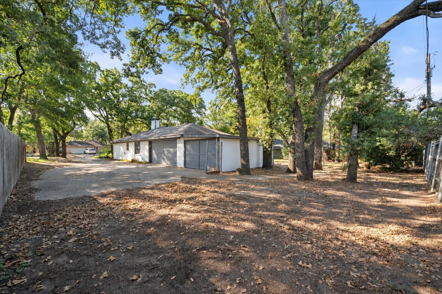 Single Family Residence For Sale in Navarro County , 929 Madison Square, Corsicana, Texas 75110, 3 Bedroom, 2 Bathroom, 3 Garage spaces, 1,983 Sqft, built in 1970, mls#21393900, Real Estate Agent in Corsicana, Homes For Sale in Navarro county, Homes For Sale in Corsicana, Realtor in Corsicana Texas, Real Estate Brokerage Independent Realty Texas, Luminita Cordes Realtor