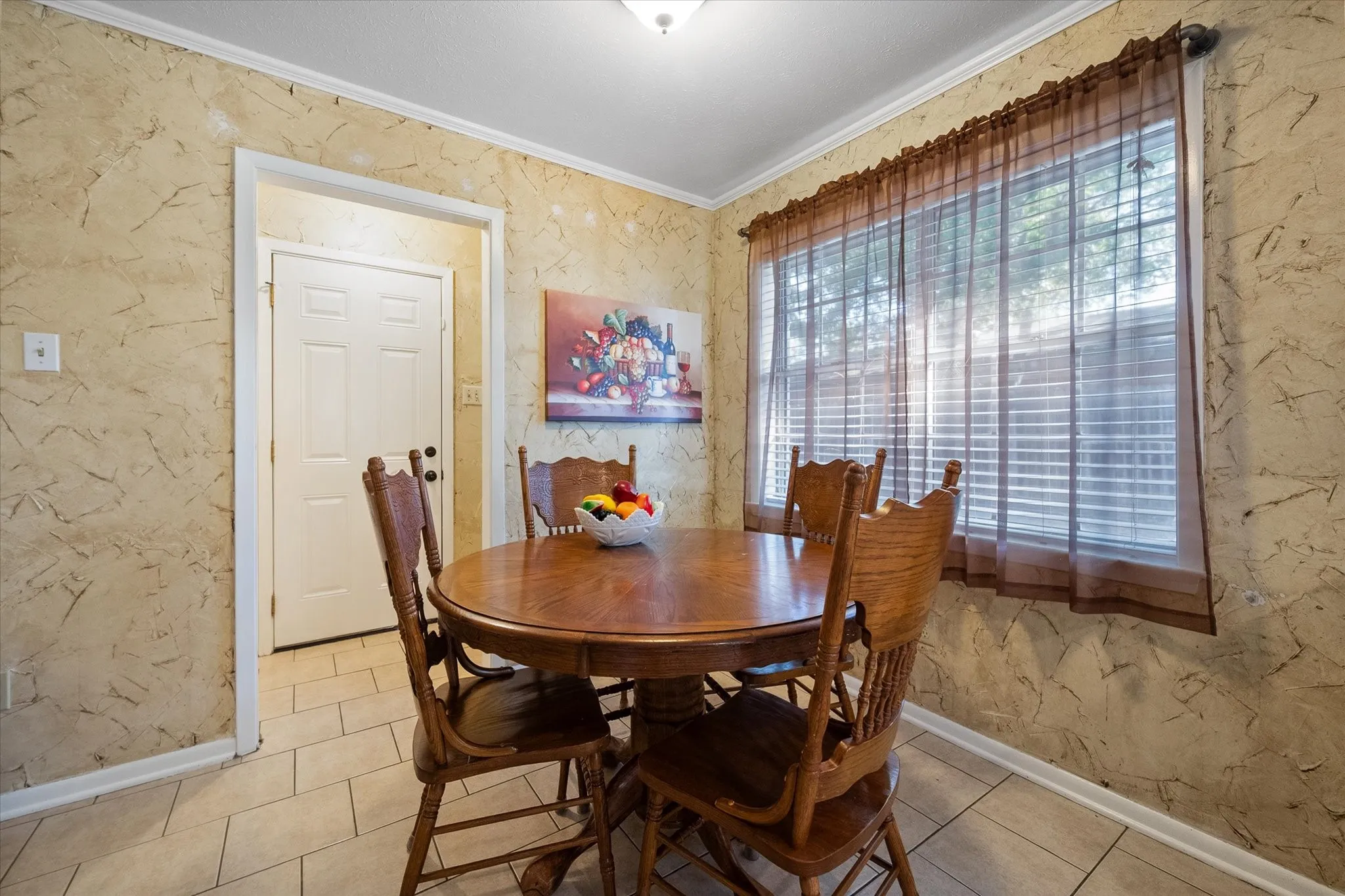 Single Family Residence For Sale in Navarro County , 929 Madison Square, Corsicana, Texas 75110, 3 Bedroom, 2 Bathroom, 3 Garage spaces, 1,983 Sqft, built in 1970, mls#21393900, Real Estate Agent in Corsicana, Homes For Sale in Navarro county, Homes For Sale in Corsicana, Realtor in Corsicana Texas, Real Estate Brokerage Independent Realty Texas, Luminita Cordes Realtor