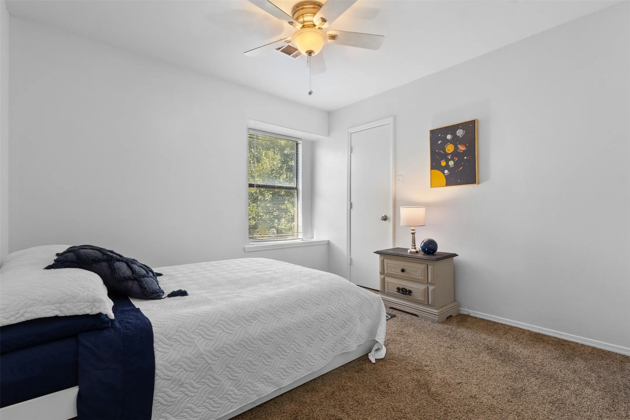 Single Family Residence For Sale in Dallas County , 7809 Clairmont, Rowlett, Texas 75089, 3 Bedroom, 2 Bathroom, 2 Garage spaces, 1,693 Sqft, built in 1986, mls#21394427, Real Estate Agent in Rowlett, Homes For Sale in Dallas county, Homes For Sale in Rowlett, Realtor in Rowlett Texas, Real Estate Brokerage Independent Realty Texas, Luminita Cordes Realtor