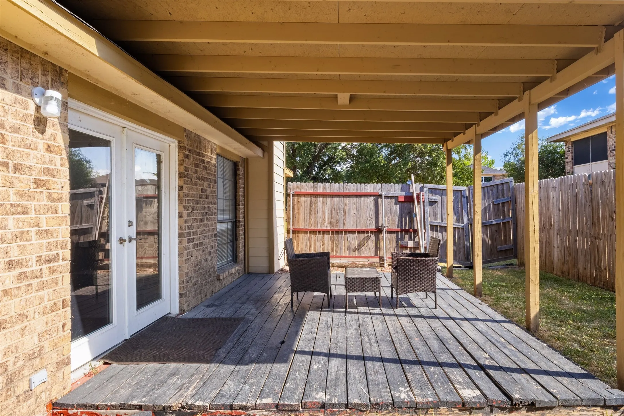Single Family Residence For Sale in Dallas County , 7809 Clairmont, Rowlett, Texas 75089, 3 Bedroom, 2 Bathroom, 2 Garage spaces, 1,693 Sqft, built in 1986, mls#21394427, Real Estate Agent in Rowlett, Homes For Sale in Dallas county, Homes For Sale in Rowlett, Realtor in Rowlett Texas, Real Estate Brokerage Independent Realty Texas, Luminita Cordes Realtor