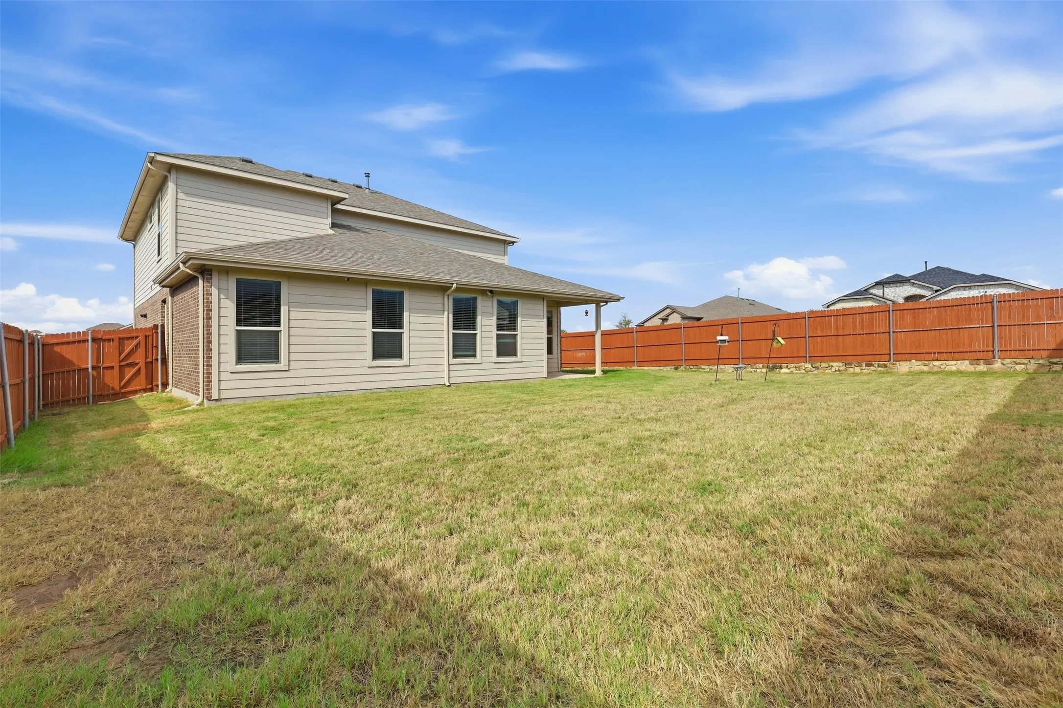 Single Family Residence For Sale in Johnson County , 1101 Burlingame Drive, Cleburne, Texas 76033, 4 Bedroom, 4 Bathroom, 2 Garage spaces, 3,016 Sqft, built in 2020, mls#21394318, Real Estate Agent in Cleburne, Homes For Sale in Johnson county, Homes For Sale in Cleburne, Realtor in Cleburne Texas, Real Estate Brokerage Independent Realty Texas, Luminita Cordes Realtor