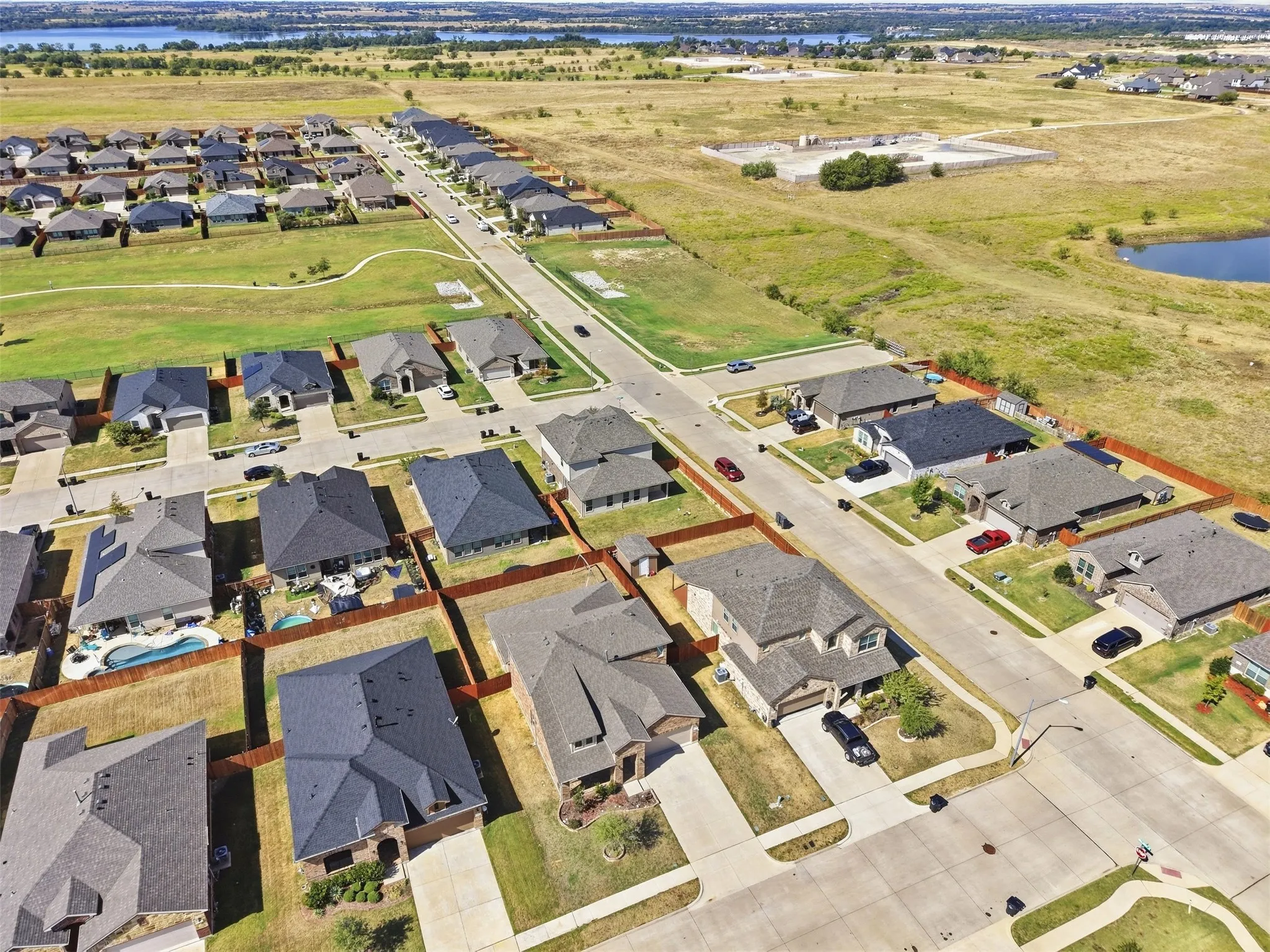 Single Family Residence For Sale in Johnson County , 1101 Burlingame Drive, Cleburne, Texas 76033, 4 Bedroom, 4 Bathroom, 2 Garage spaces, 3,016 Sqft, built in 2020, mls#21394318, Real Estate Agent in Cleburne, Homes For Sale in Johnson county, Homes For Sale in Cleburne, Realtor in Cleburne Texas, Real Estate Brokerage Independent Realty Texas, Luminita Cordes Realtor