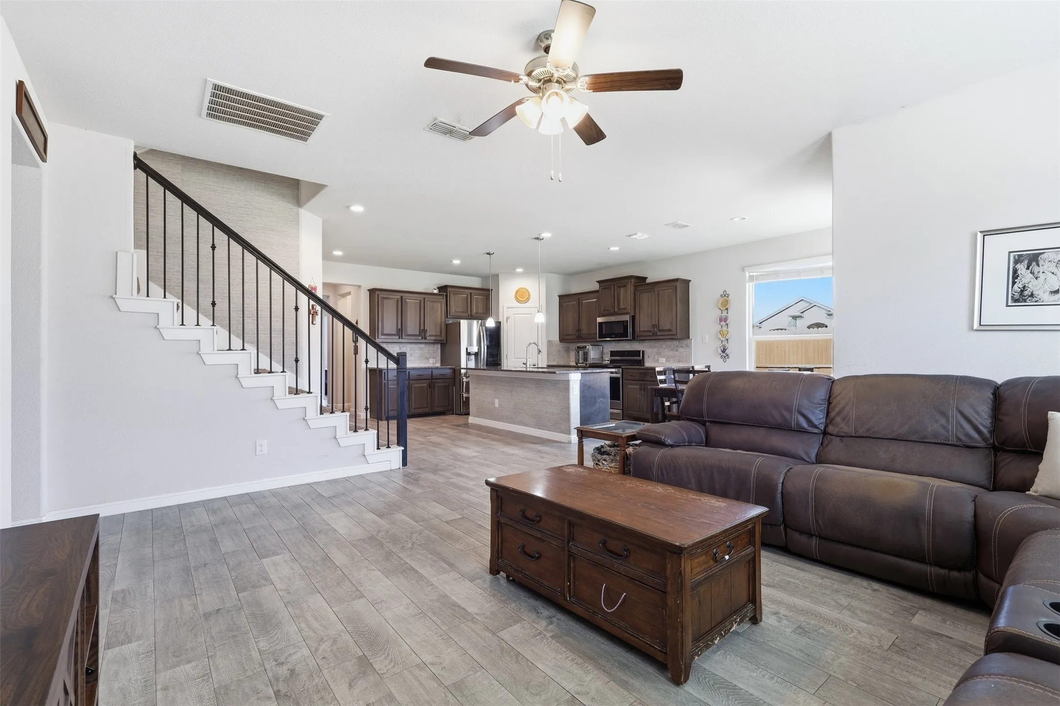 Single Family Residence For Sale in Johnson County , 1101 Burlingame Drive, Cleburne, Texas 76033, 4 Bedroom, 4 Bathroom, 2 Garage spaces, 3,016 Sqft, built in 2020, mls#21394318, Real Estate Agent in Cleburne, Homes For Sale in Johnson county, Homes For Sale in Cleburne, Realtor in Cleburne Texas, Real Estate Brokerage Independent Realty Texas, Luminita Cordes Realtor