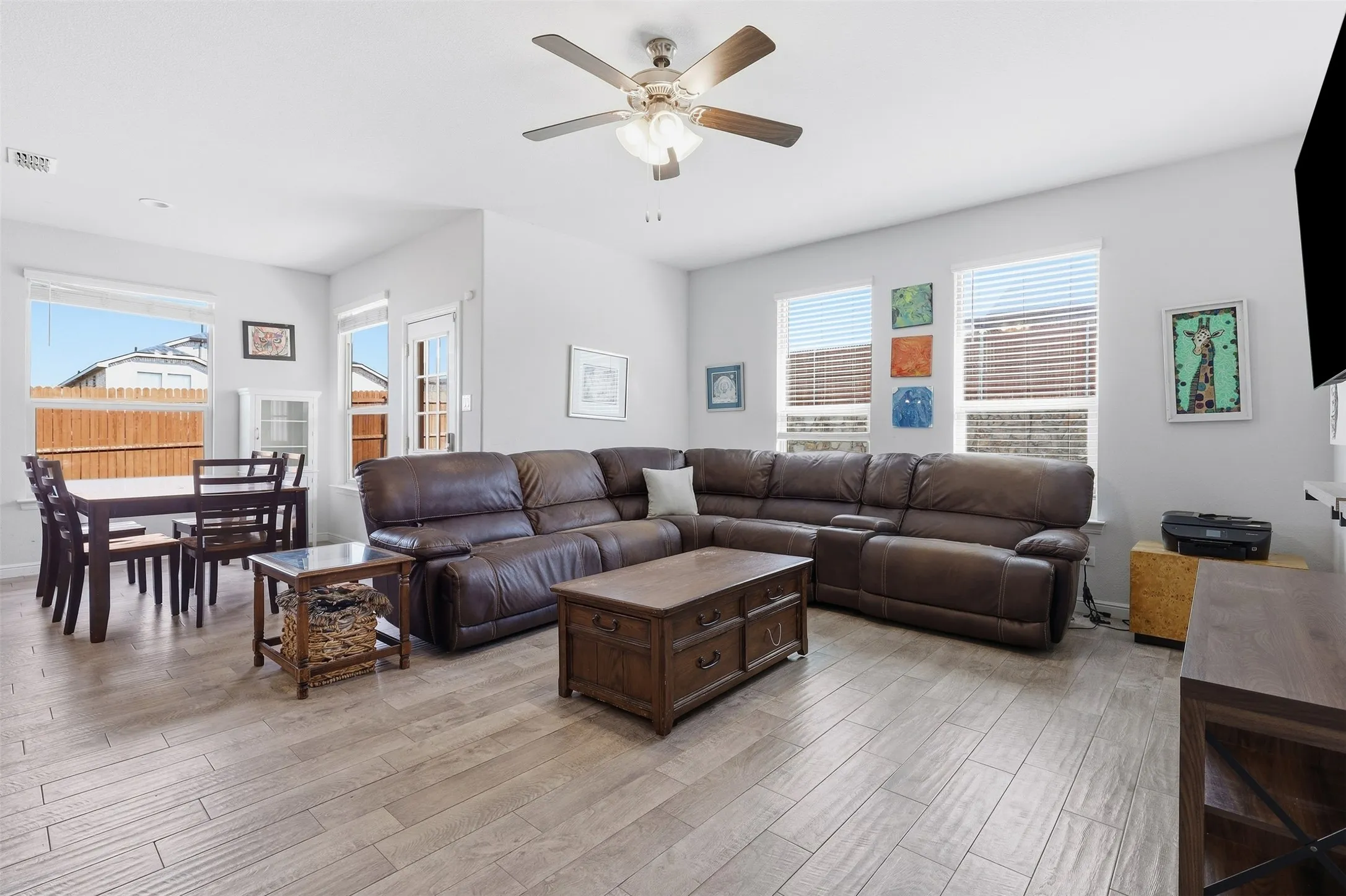 Single Family Residence For Sale in Johnson County , 1101 Burlingame Drive, Cleburne, Texas 76033, 4 Bedroom, 4 Bathroom, 2 Garage spaces, 3,016 Sqft, built in 2020, mls#21394318, Real Estate Agent in Cleburne, Homes For Sale in Johnson county, Homes For Sale in Cleburne, Realtor in Cleburne Texas, Real Estate Brokerage Independent Realty Texas, Luminita Cordes Realtor
