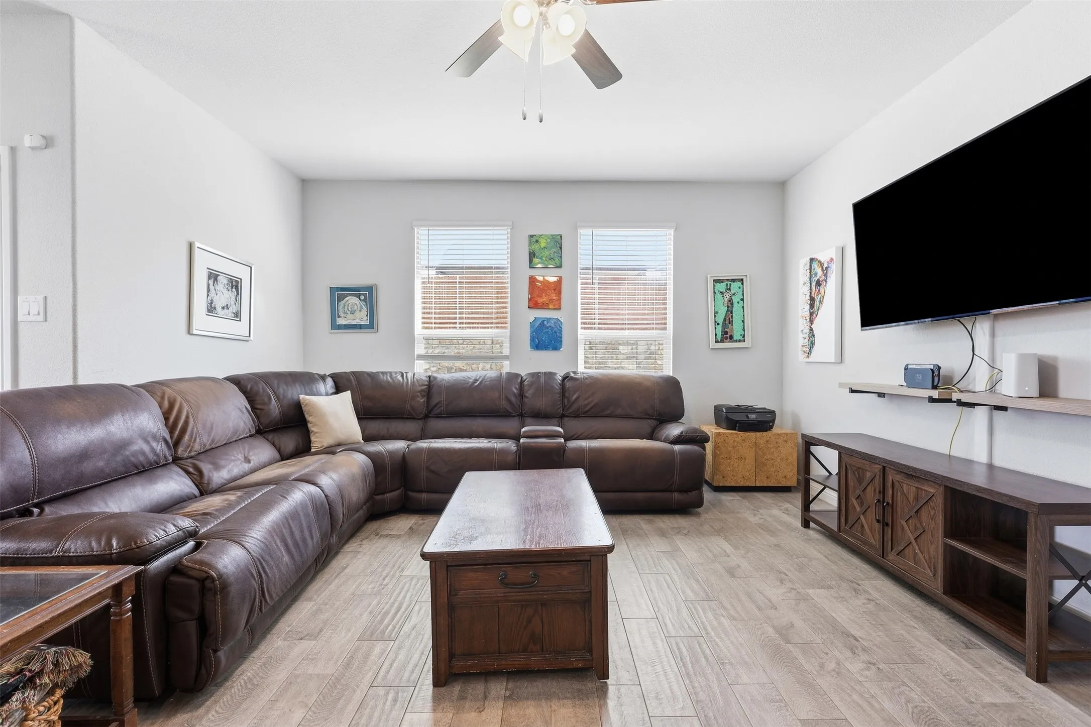 Single Family Residence For Sale in Johnson County , 1101 Burlingame Drive, Cleburne, Texas 76033, 4 Bedroom, 4 Bathroom, 2 Garage spaces, 3,016 Sqft, built in 2020, mls#21394318, Real Estate Agent in Cleburne, Homes For Sale in Johnson county, Homes For Sale in Cleburne, Realtor in Cleburne Texas, Real Estate Brokerage Independent Realty Texas, Luminita Cordes Realtor